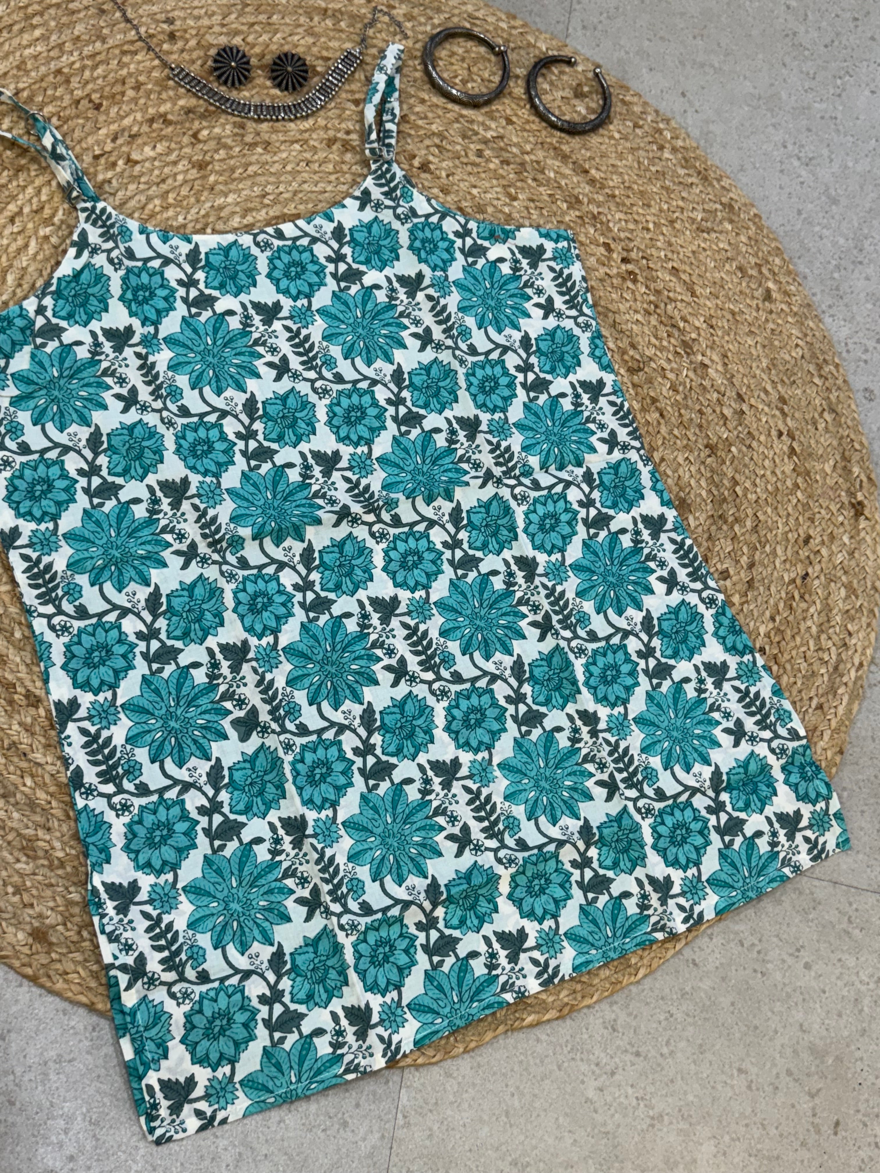 SLEEVELESS COTTON TOP