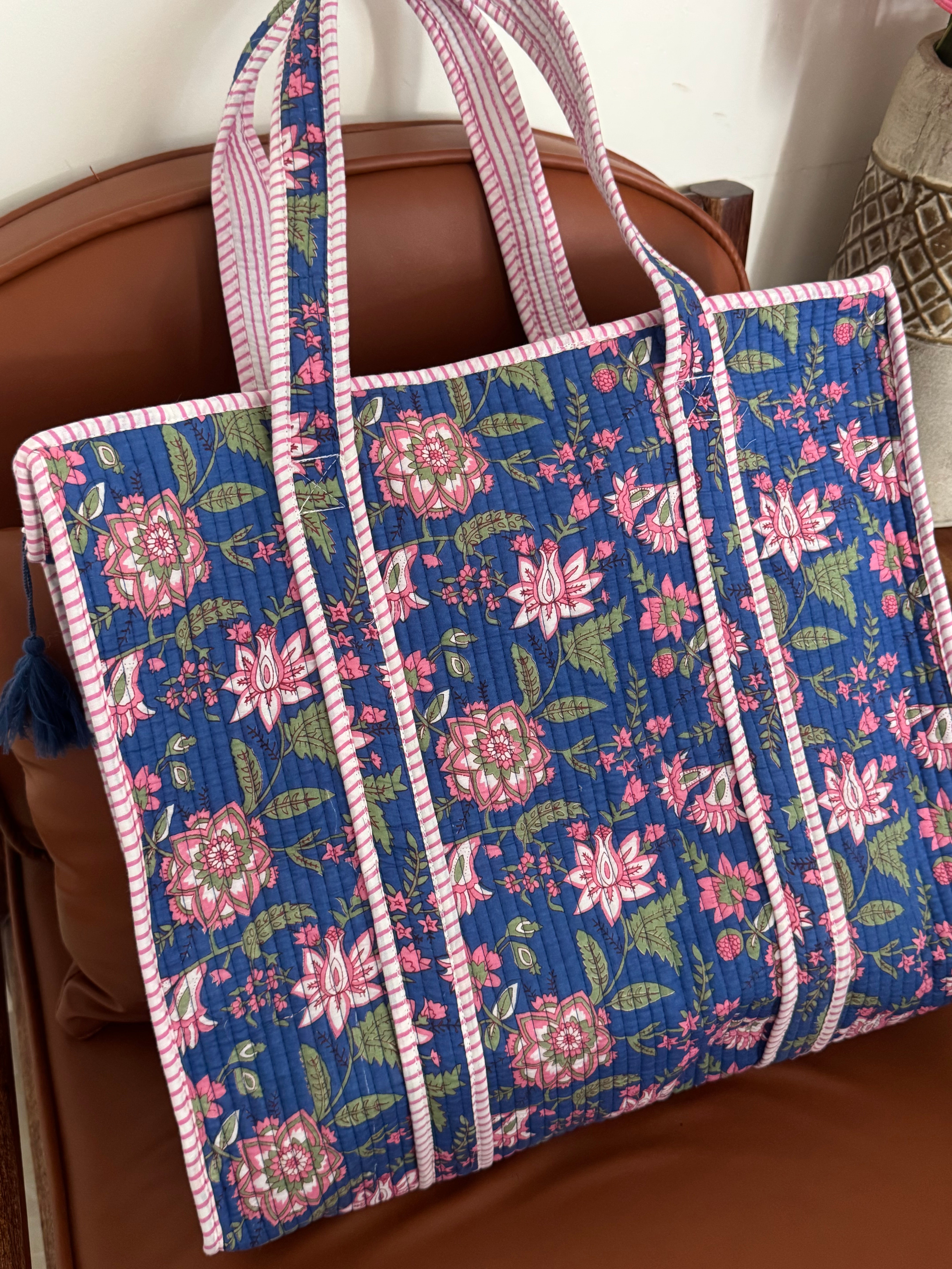HAND BLOCK PRINTED TOTE BAG WITH ZIP