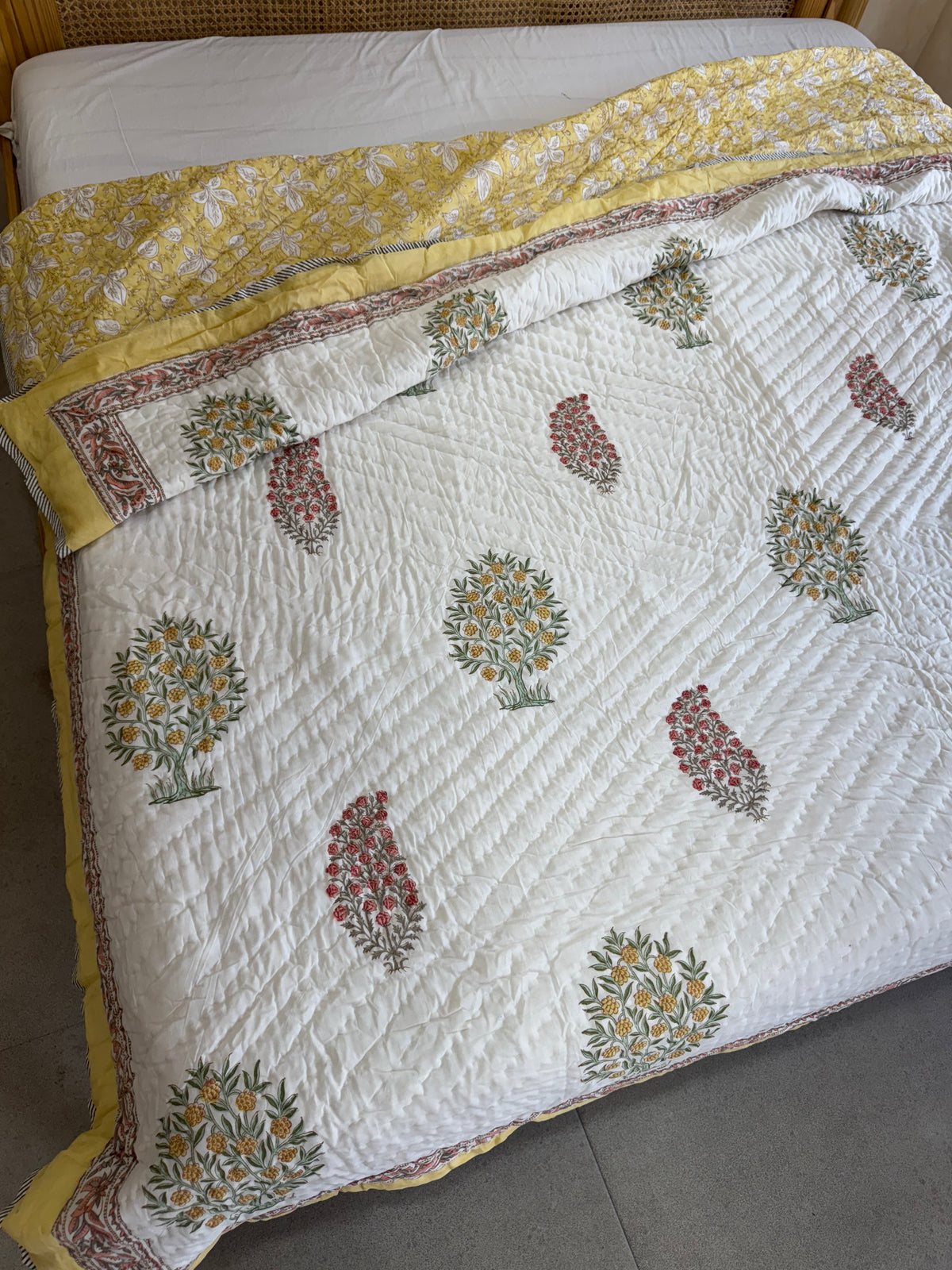 HAND BLOCK PRINTED REVERSIBLE QUILT (DOUBLE BED)