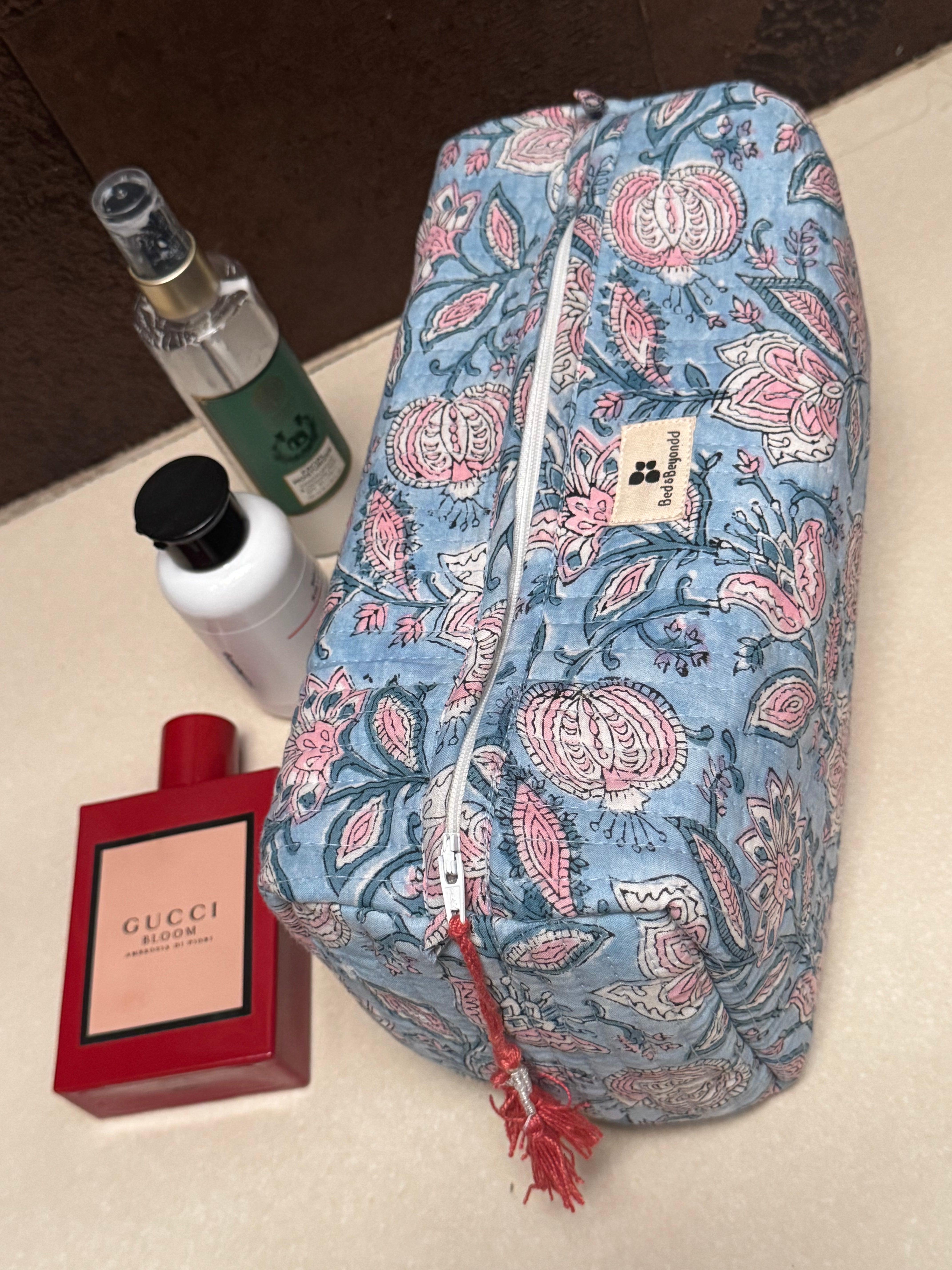 MULTI PURPOSE TOILETRY BAG