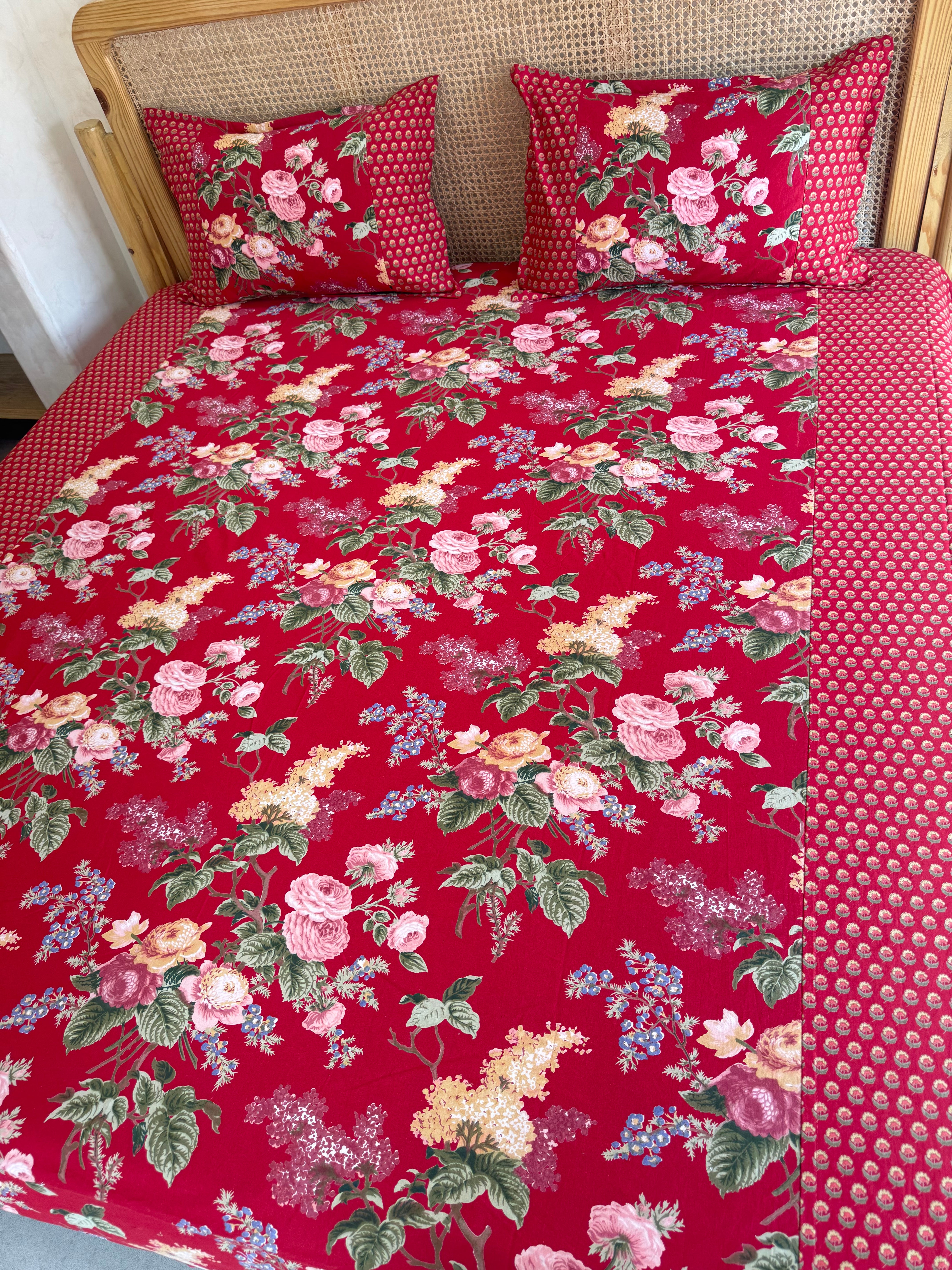 KANAK BEDSHEET WITH TWO PILLOW CASES