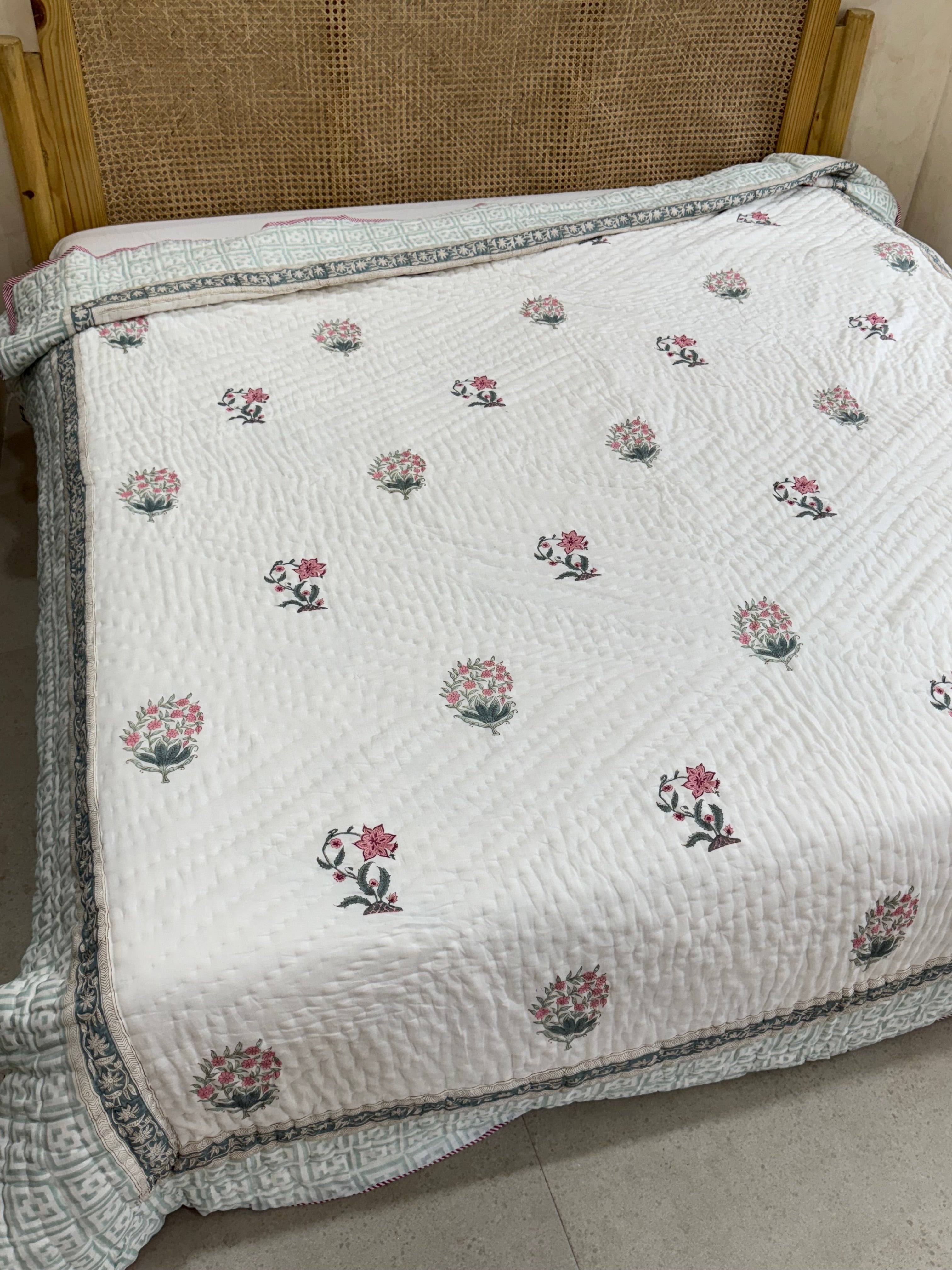 HAND BLOCK PRINTED REVERSIBLE MULMUL DOUBLE BED QUILT
