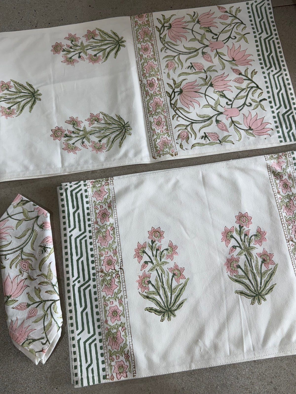 SIX SEATER TABLE RUNNER , SIX MATS AND SIX NAPKIN SET