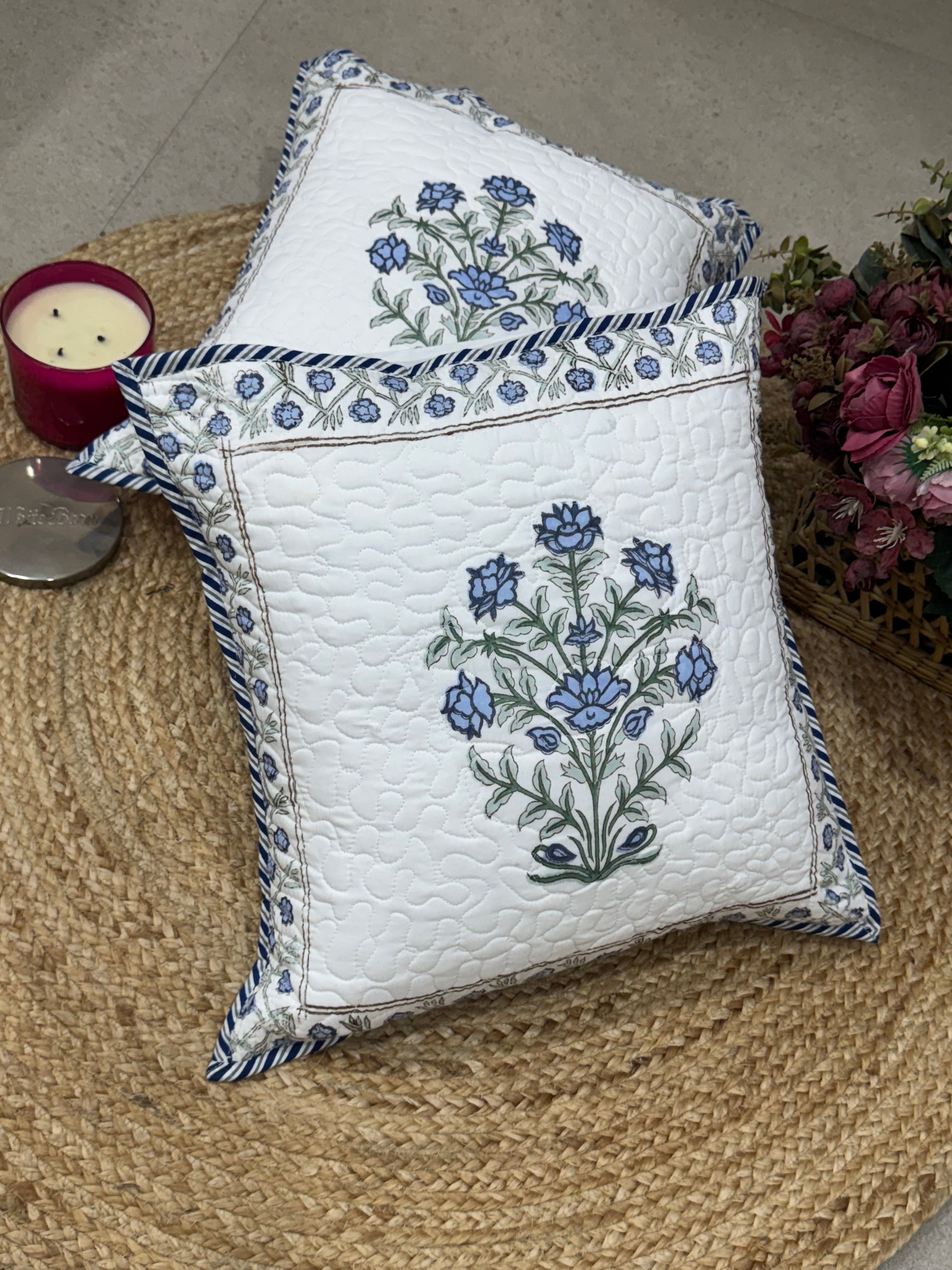 A PAIR OF QUILTED HANDBLOCK PRINTED 16*16 INCHES CUSHION