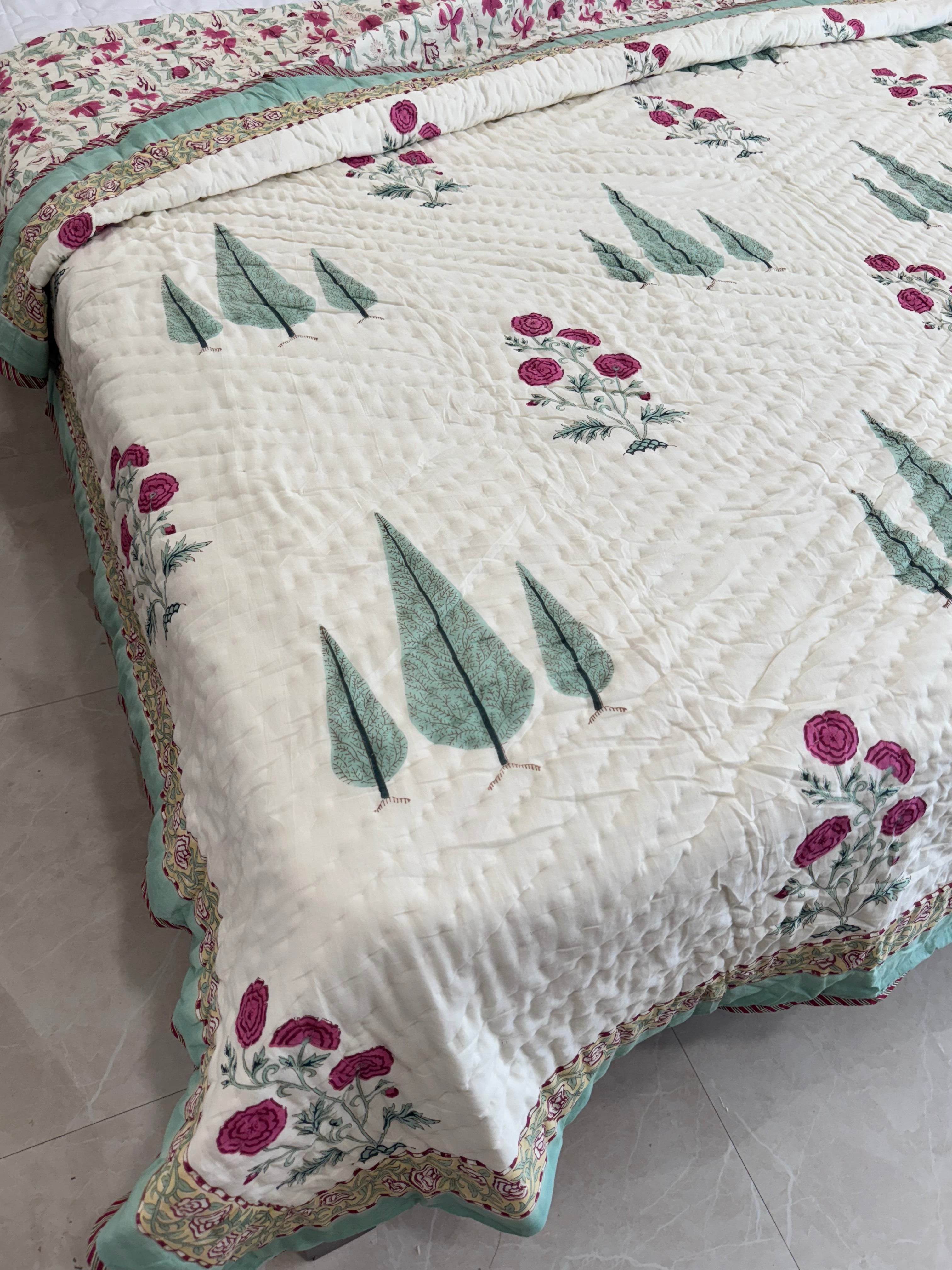 CREME BASE HAND BLOCK PRINTED REVERSIBLE QUILT (DOUBLE BED)