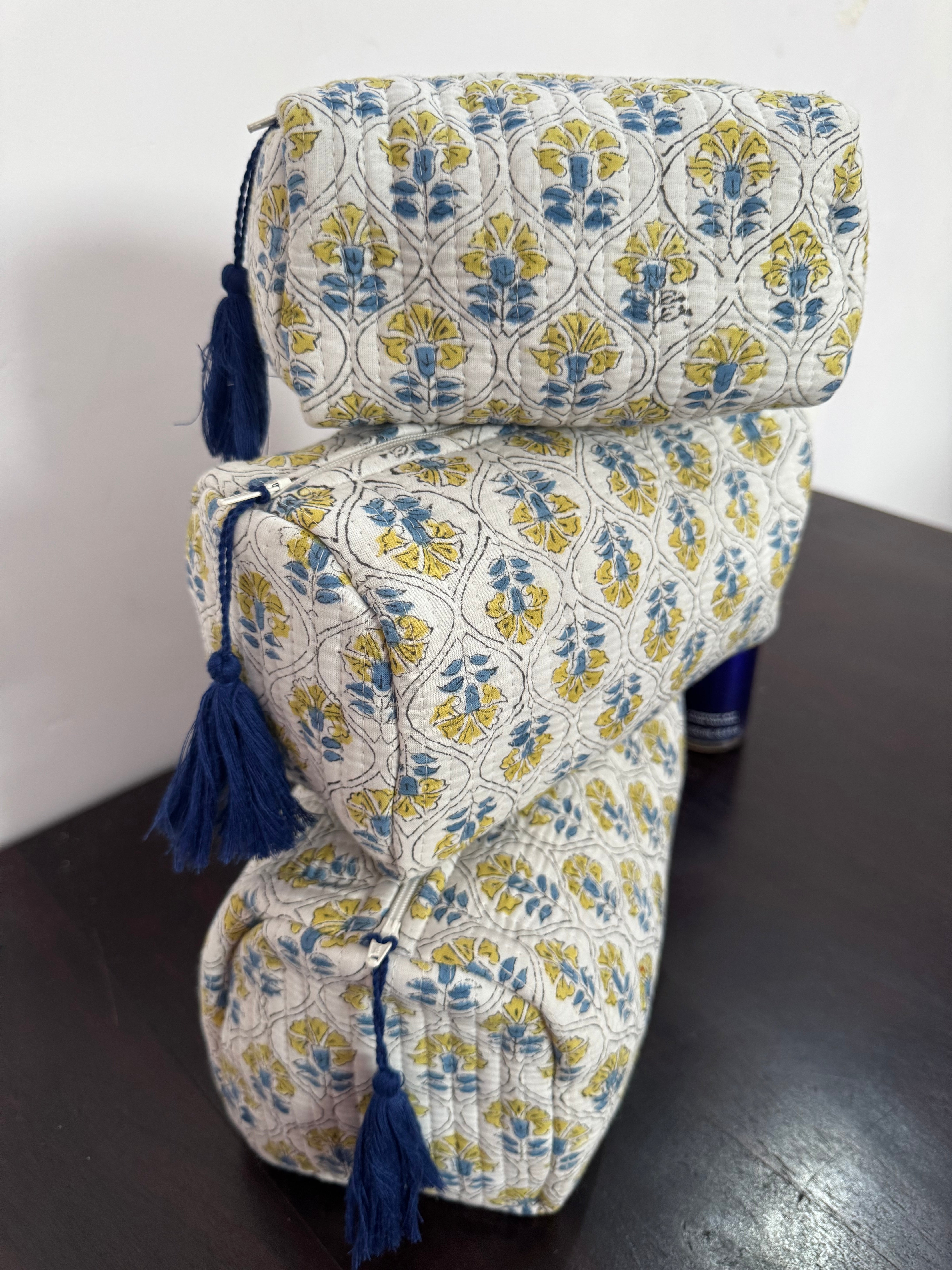 SET OF THREE MULTI PURPOSE TOILETRY BAGS