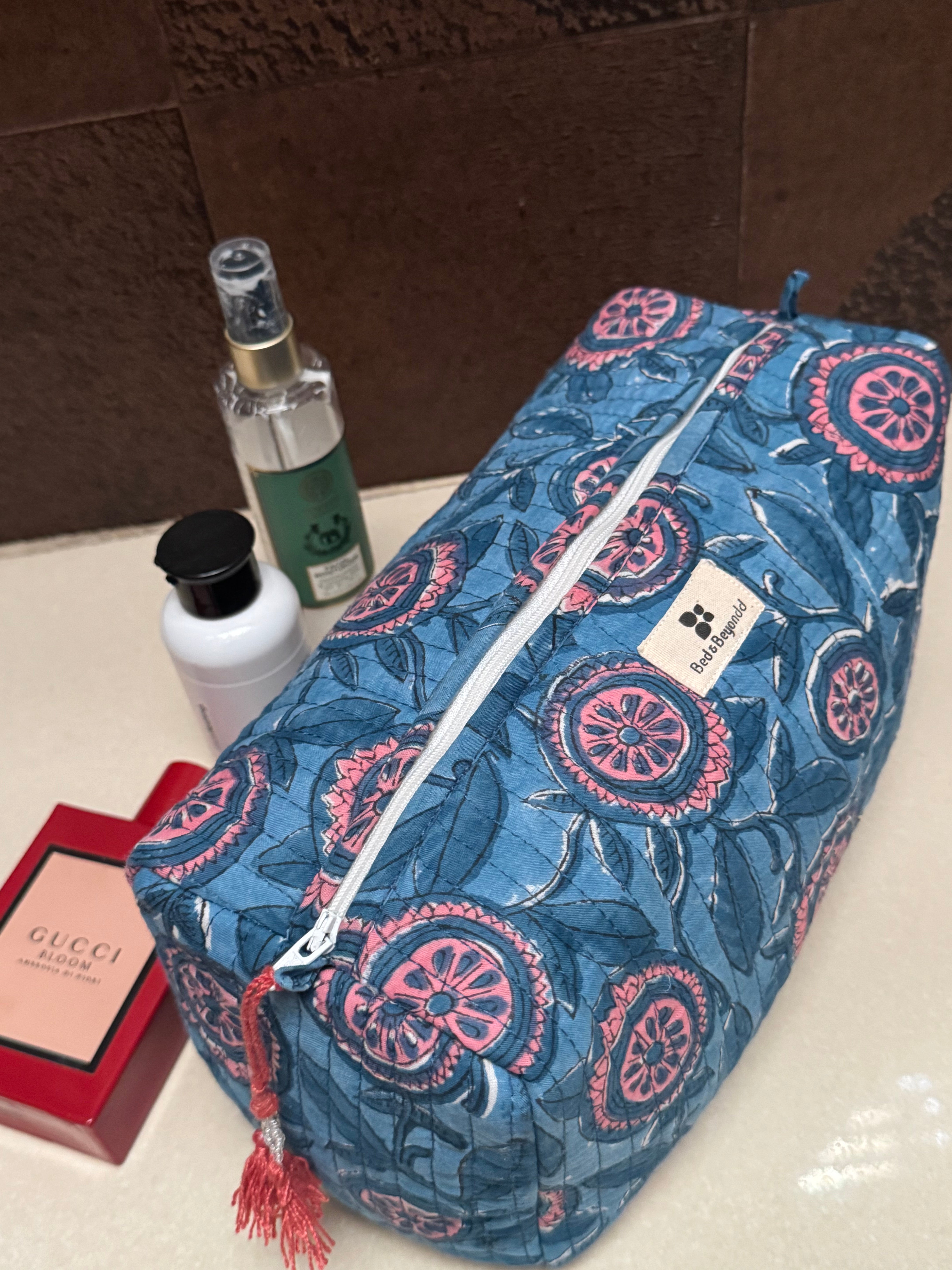 MULTI PURPOSE TOILETRY BAG