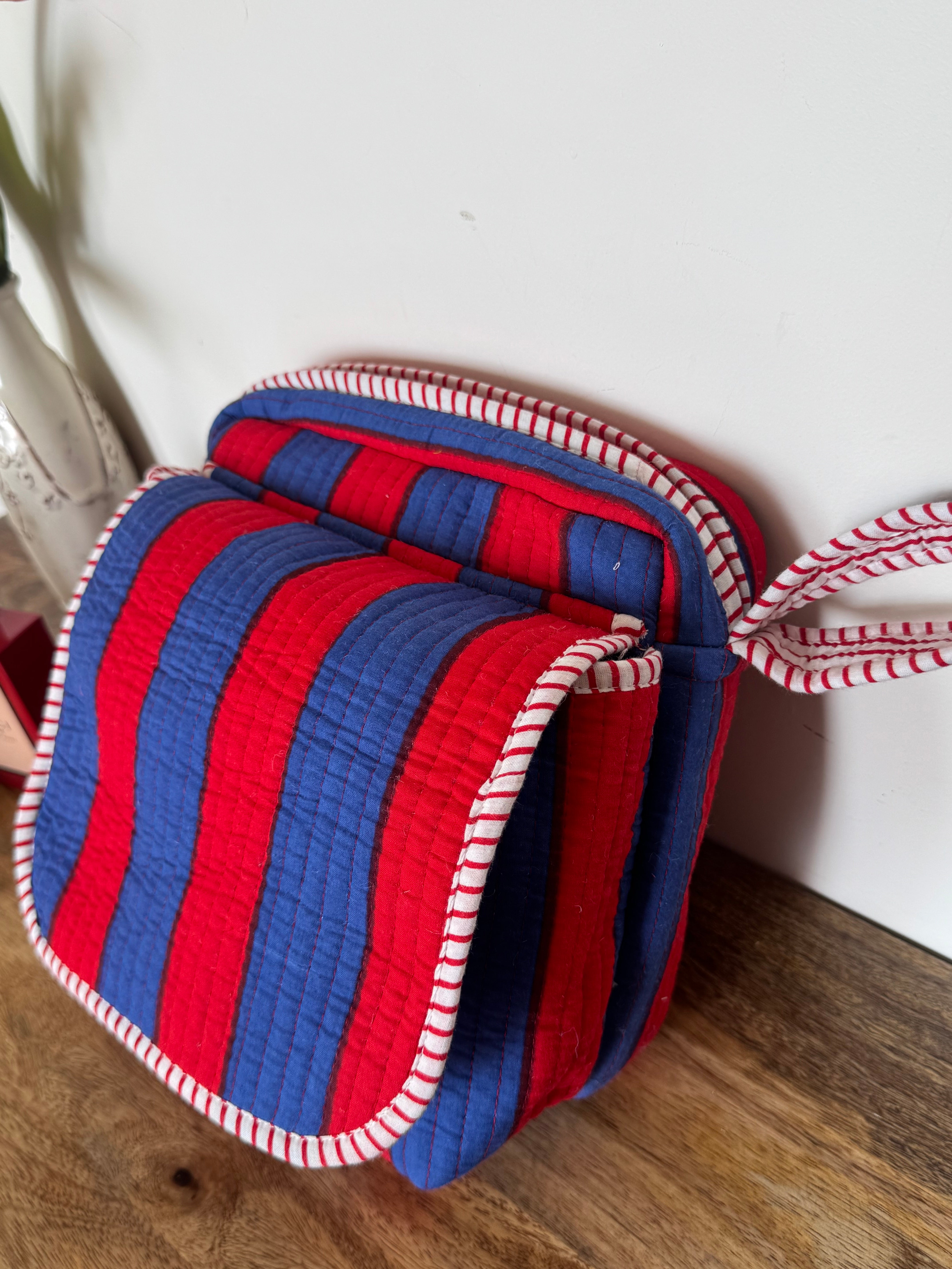 MAKEUP-ON-THE-GO/ DIAPER CHANGING BAG