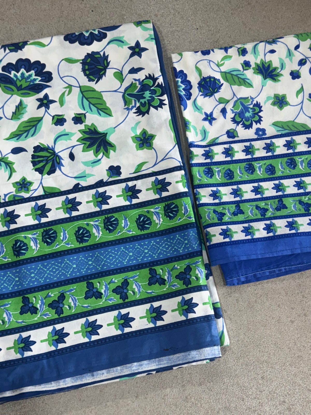 SHALIMAR BEDSHEET WITH TWO REVERSIBLE PILLOW COVERS