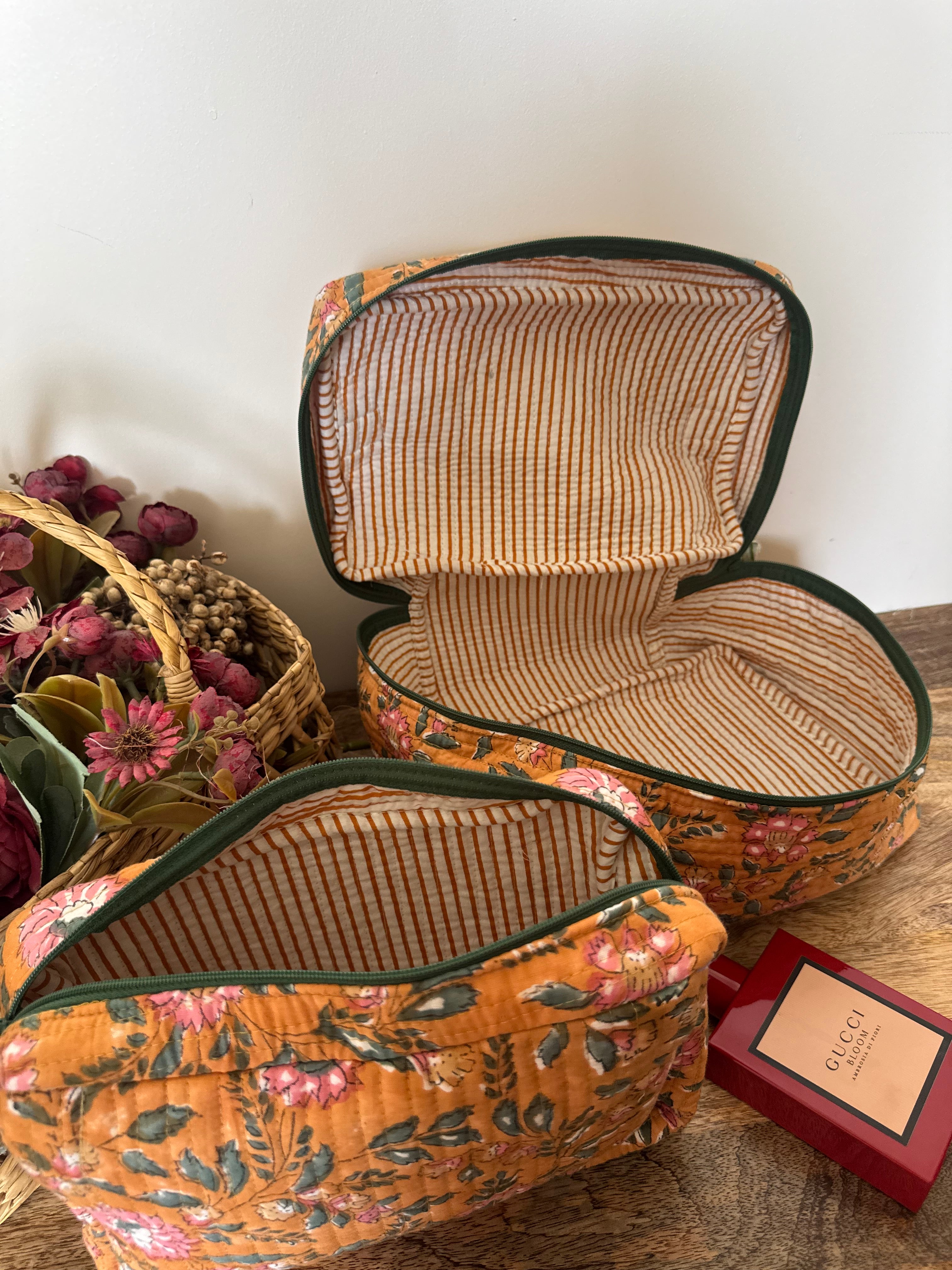 VANITY BAG & TRAVEL POUCH COMBO SET