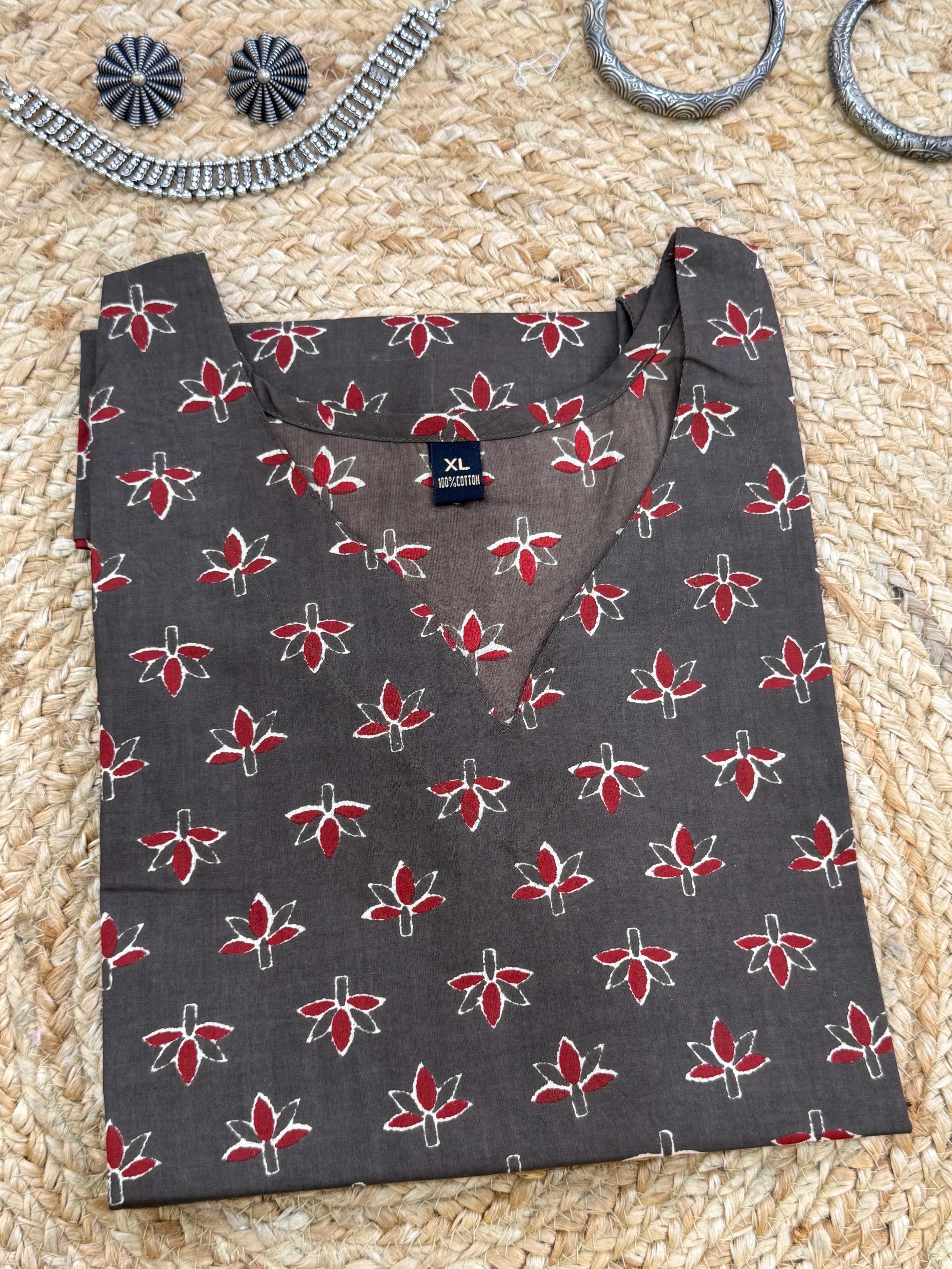 SLEEVELESS COTTON TOP