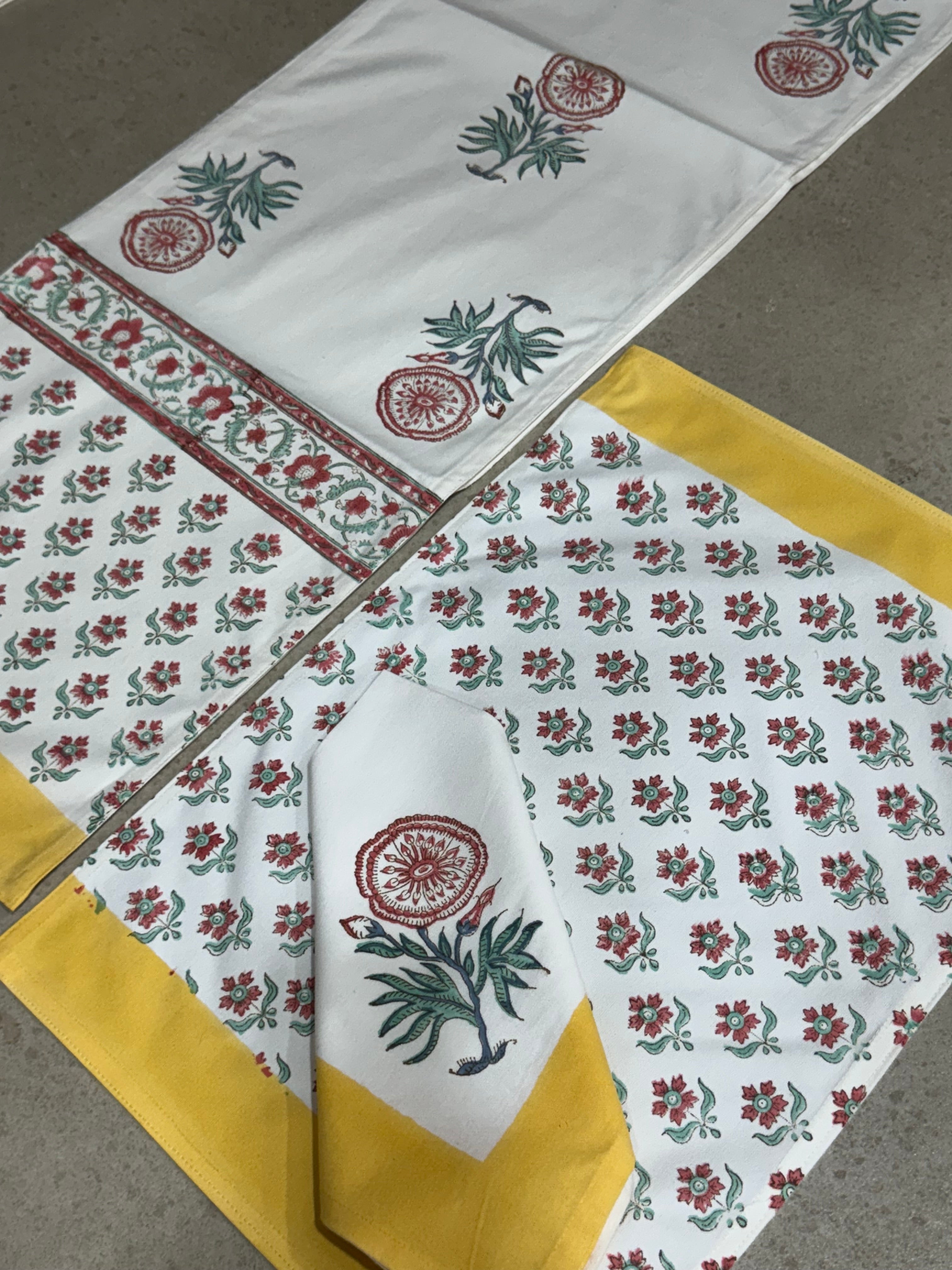 SIX SEATER TABLE RUNNER , SIX MATS AND SIX NAPKIN SET