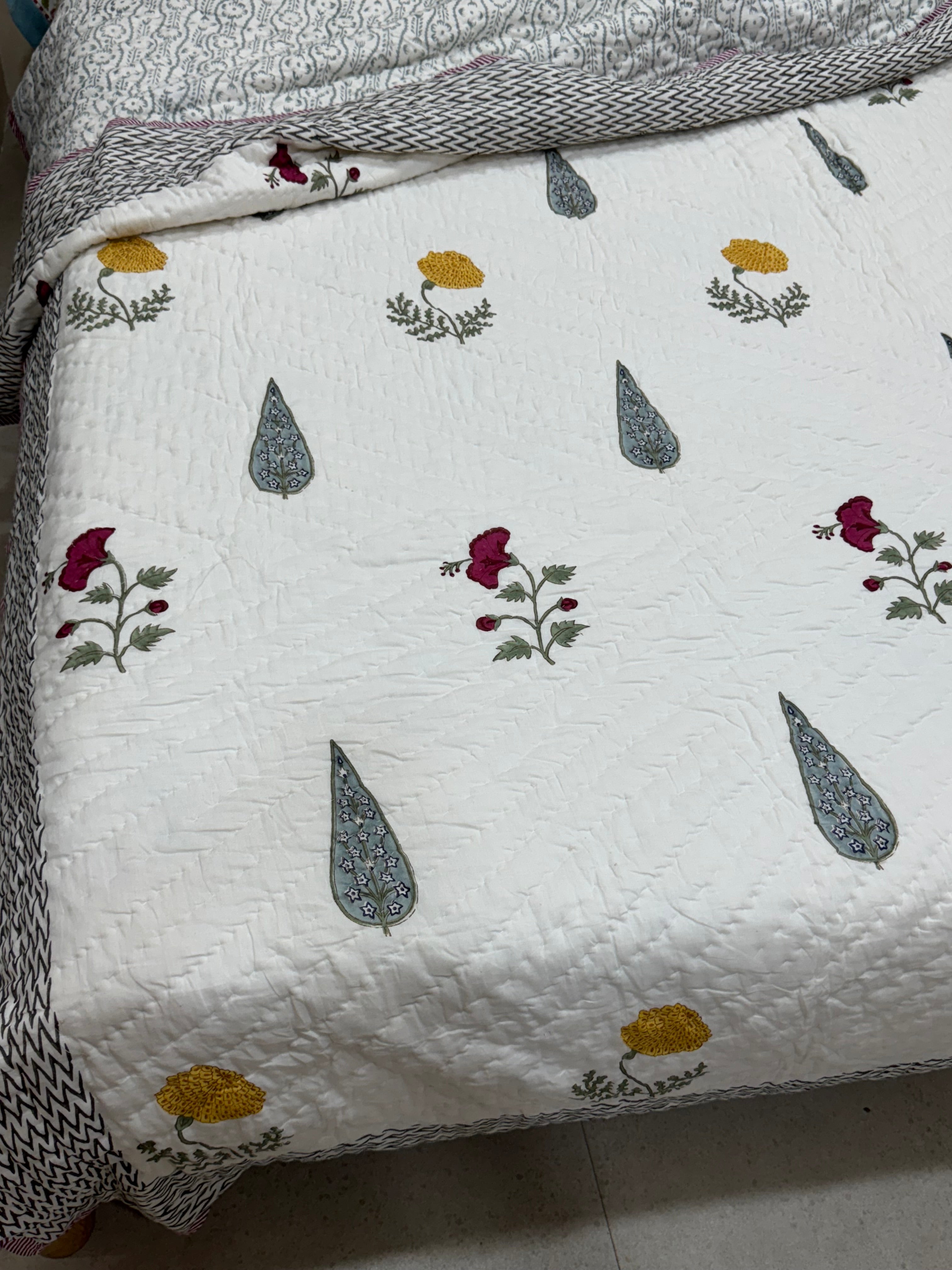 HAND BLOCK PRINTED REVERSIBLE MULMUL DOUBLE BED QUILT