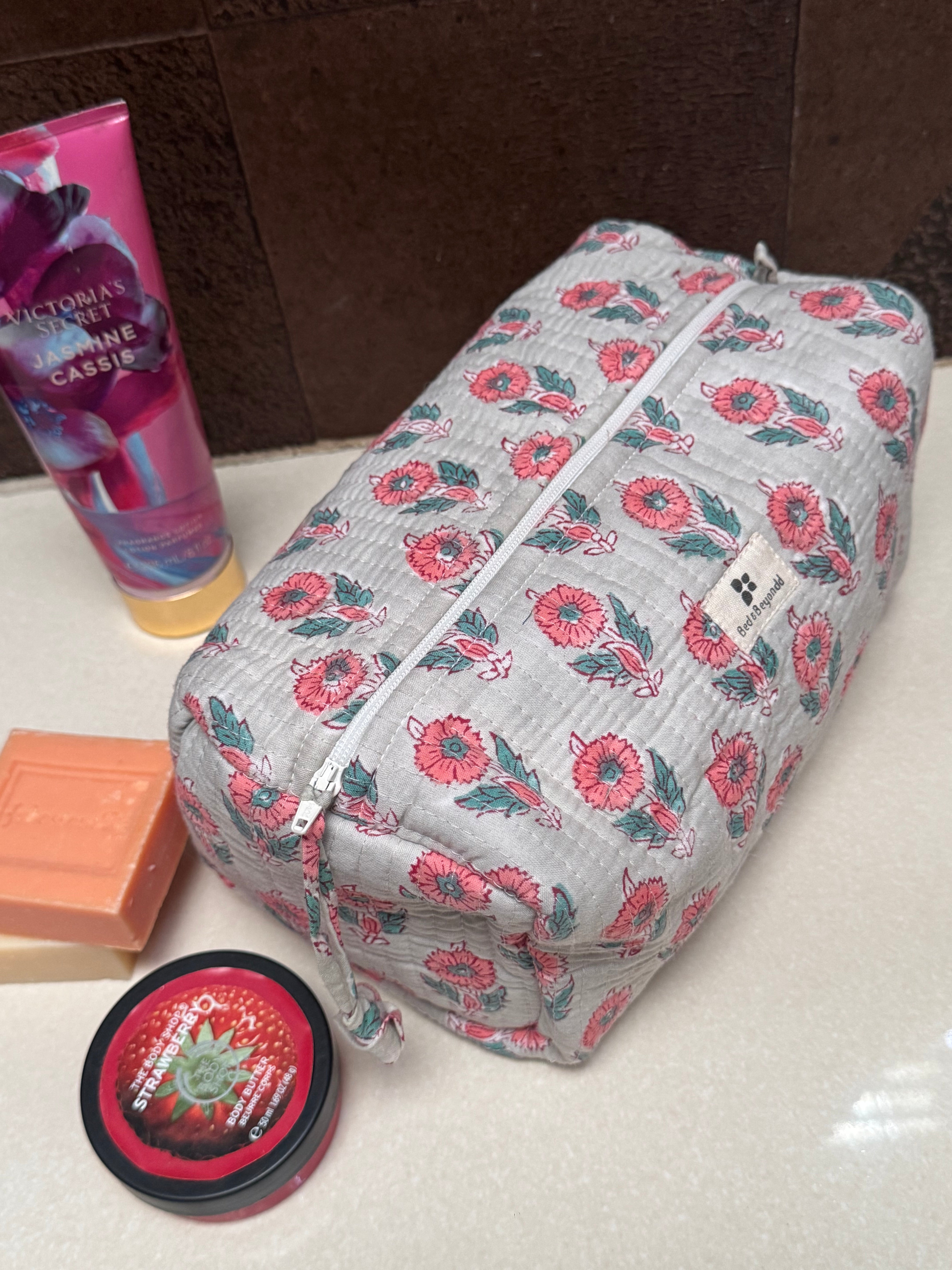 MULTI PURPOSE TOILETRY BAG