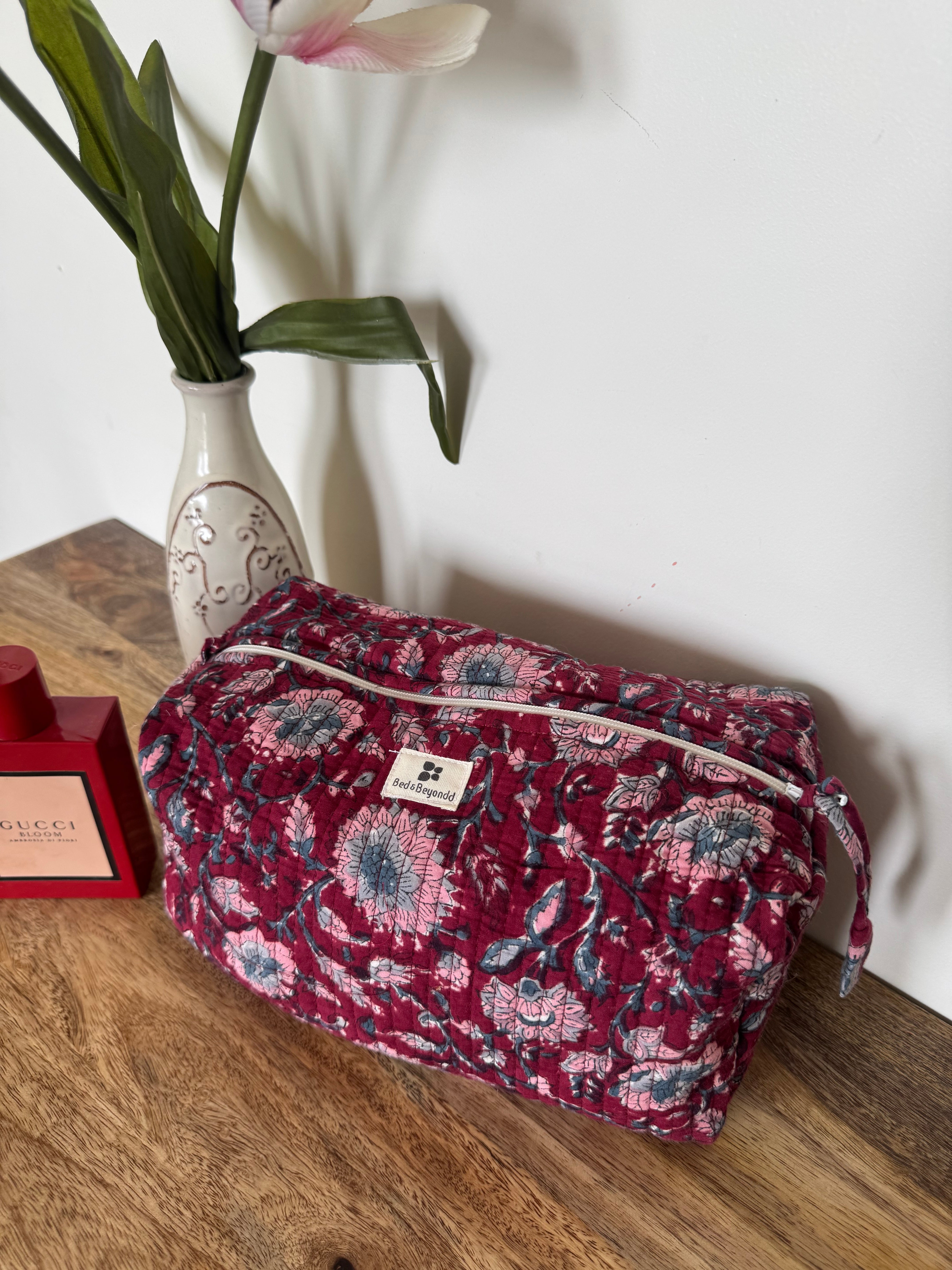 MULTI PURPOSE TOILETRY BAG