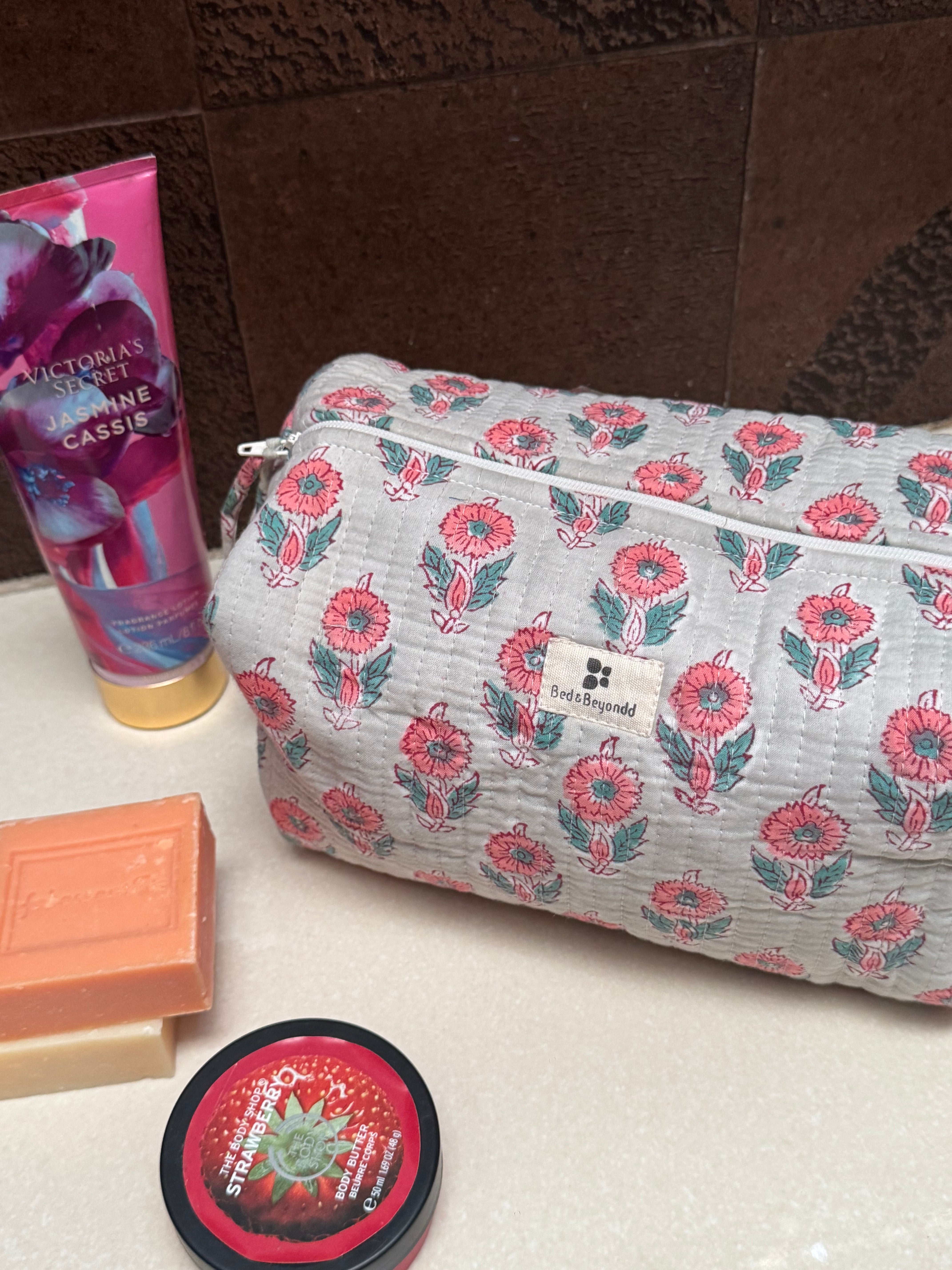 MULTI PURPOSE TOILETRY BAG