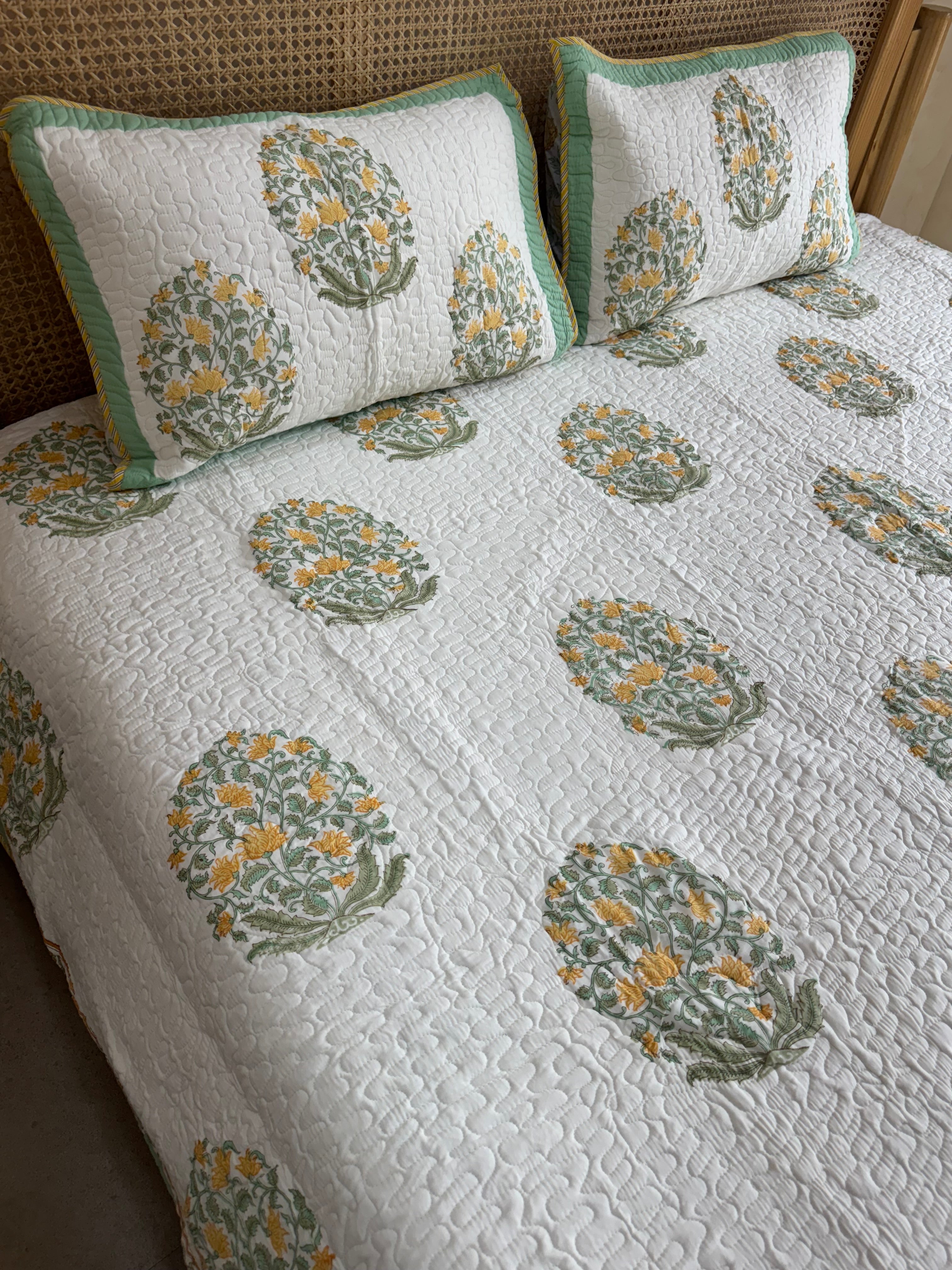 HANDBLOCK PRINTED REVERSIBLE QUILTED BEDCOVER 108*108