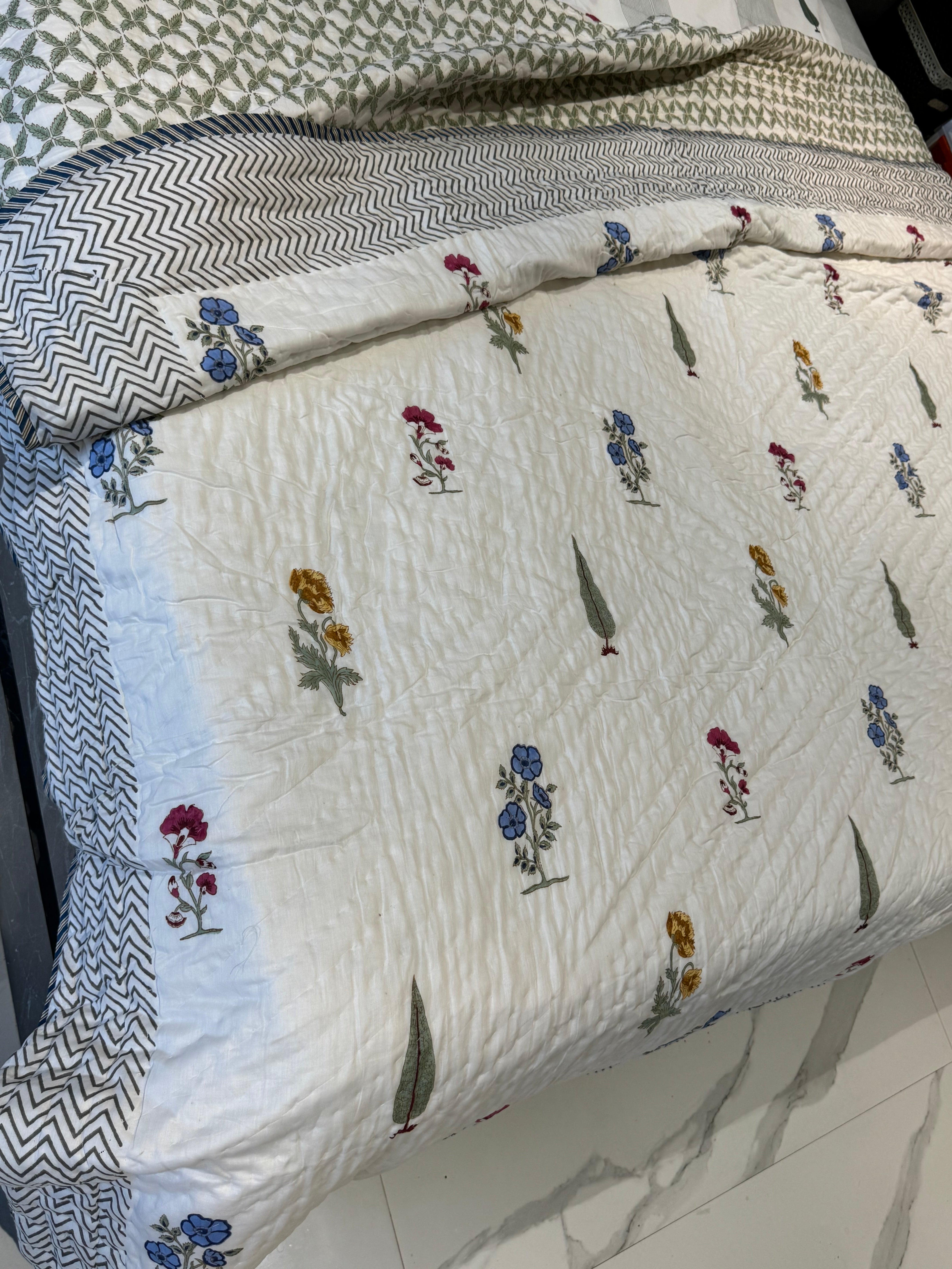 PRAGATI HAND BLOCK PRINTED REVERSIBLE MULMUL QUILT