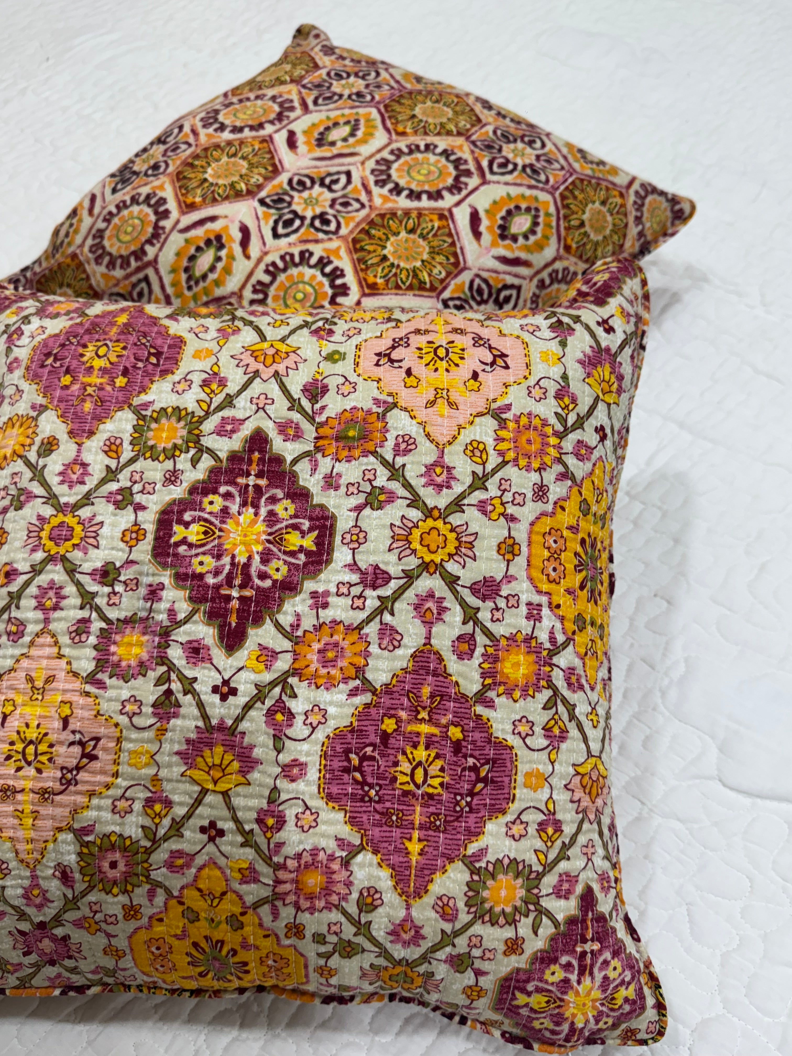 KANAK - SINGLE PIECE QUILTED 16 BY 16 INCHES CUSHION COVER