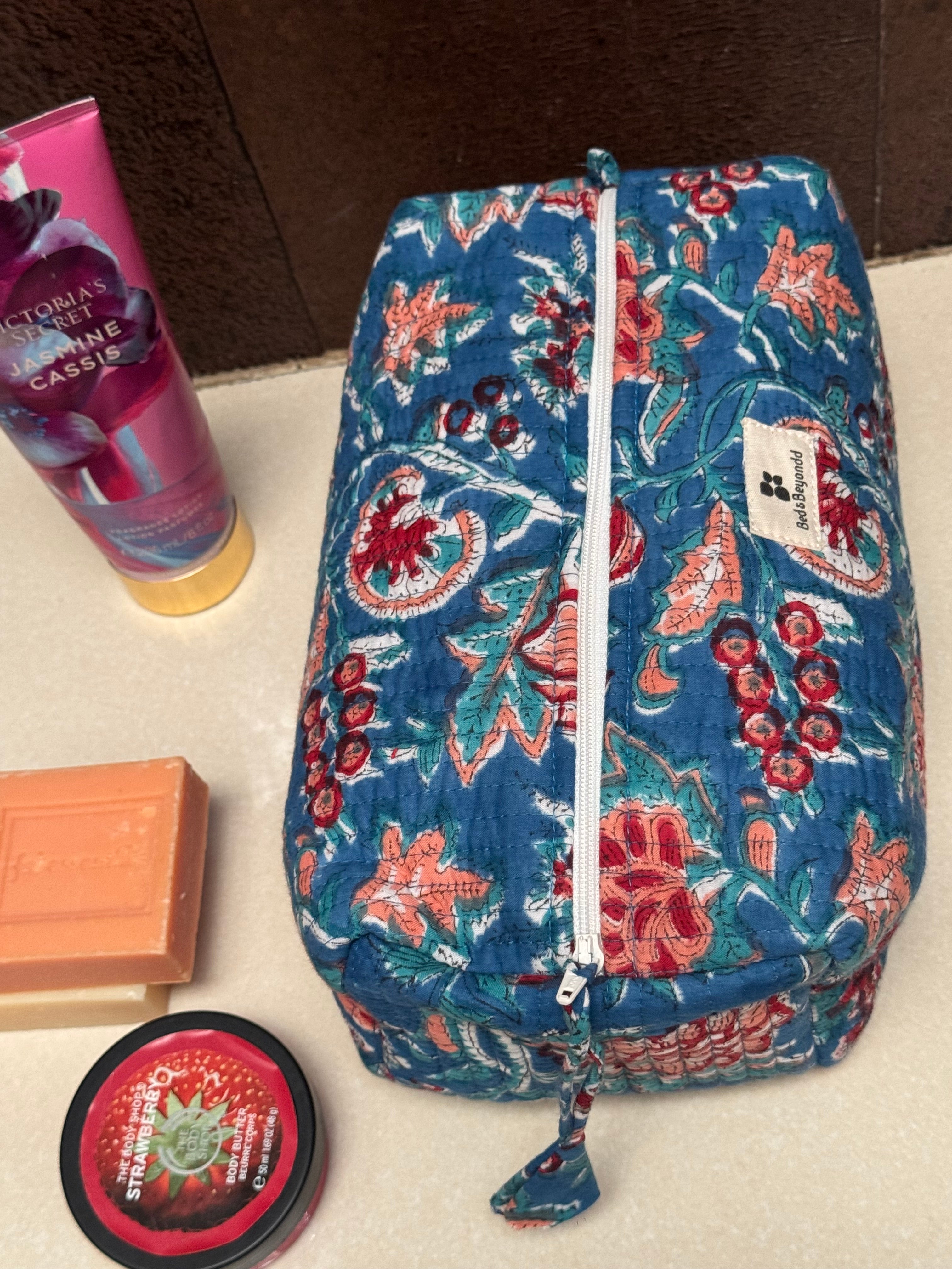 MULTI PURPOSE TOILETRY BAG