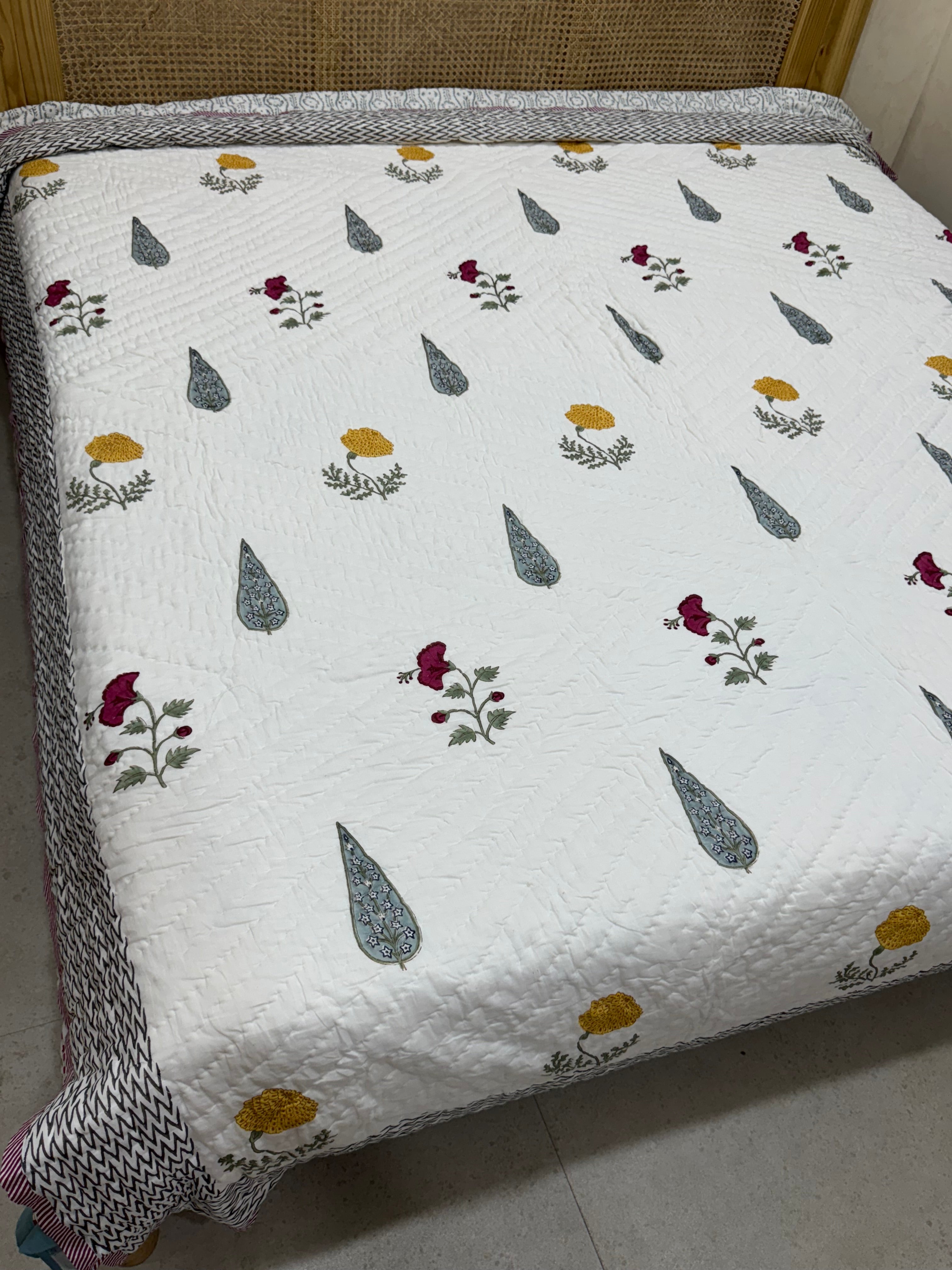 HAND BLOCK PRINTED REVERSIBLE MULMUL DOUBLE BED QUILT