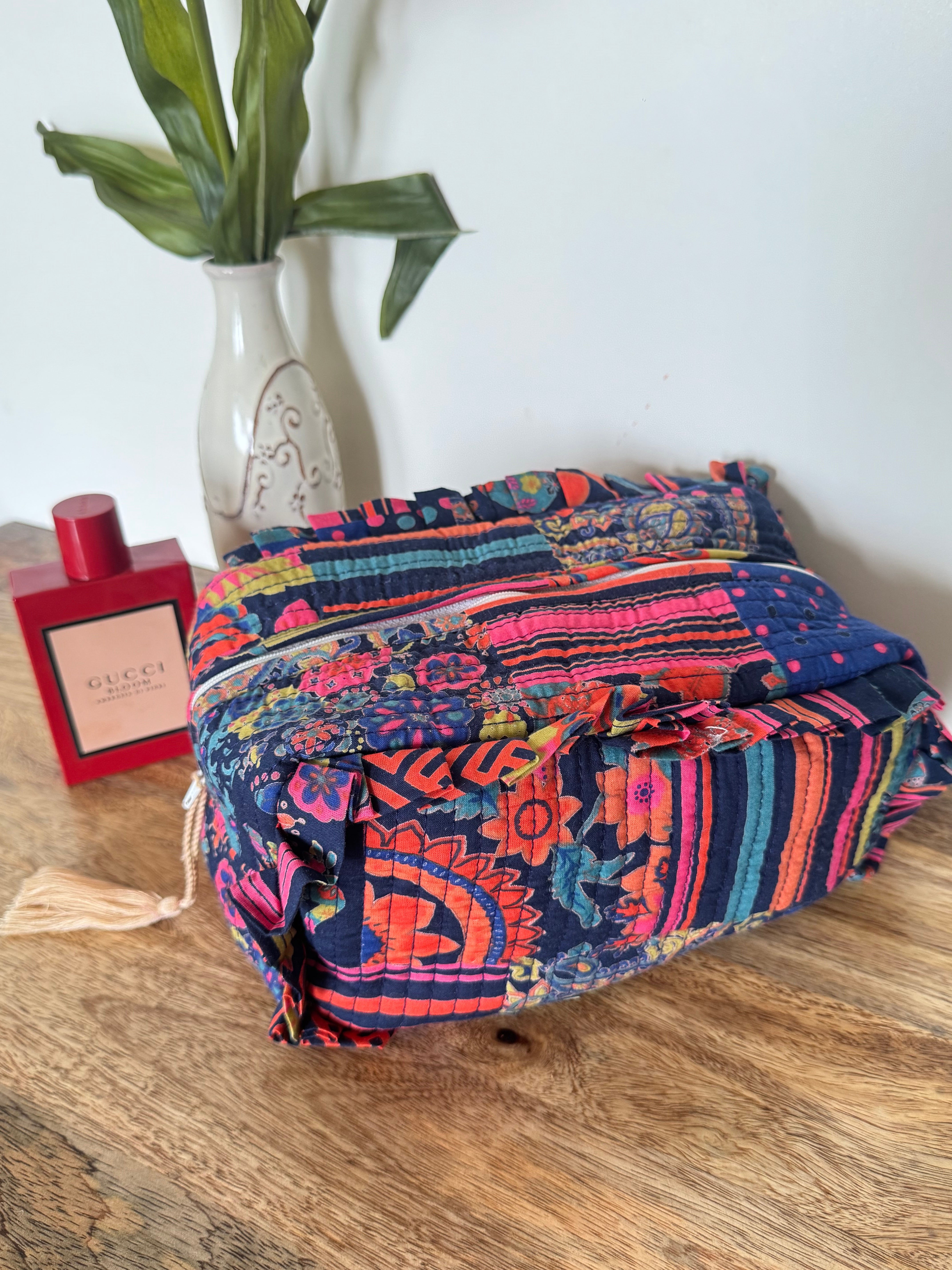 FRILL TOILETRY BAG