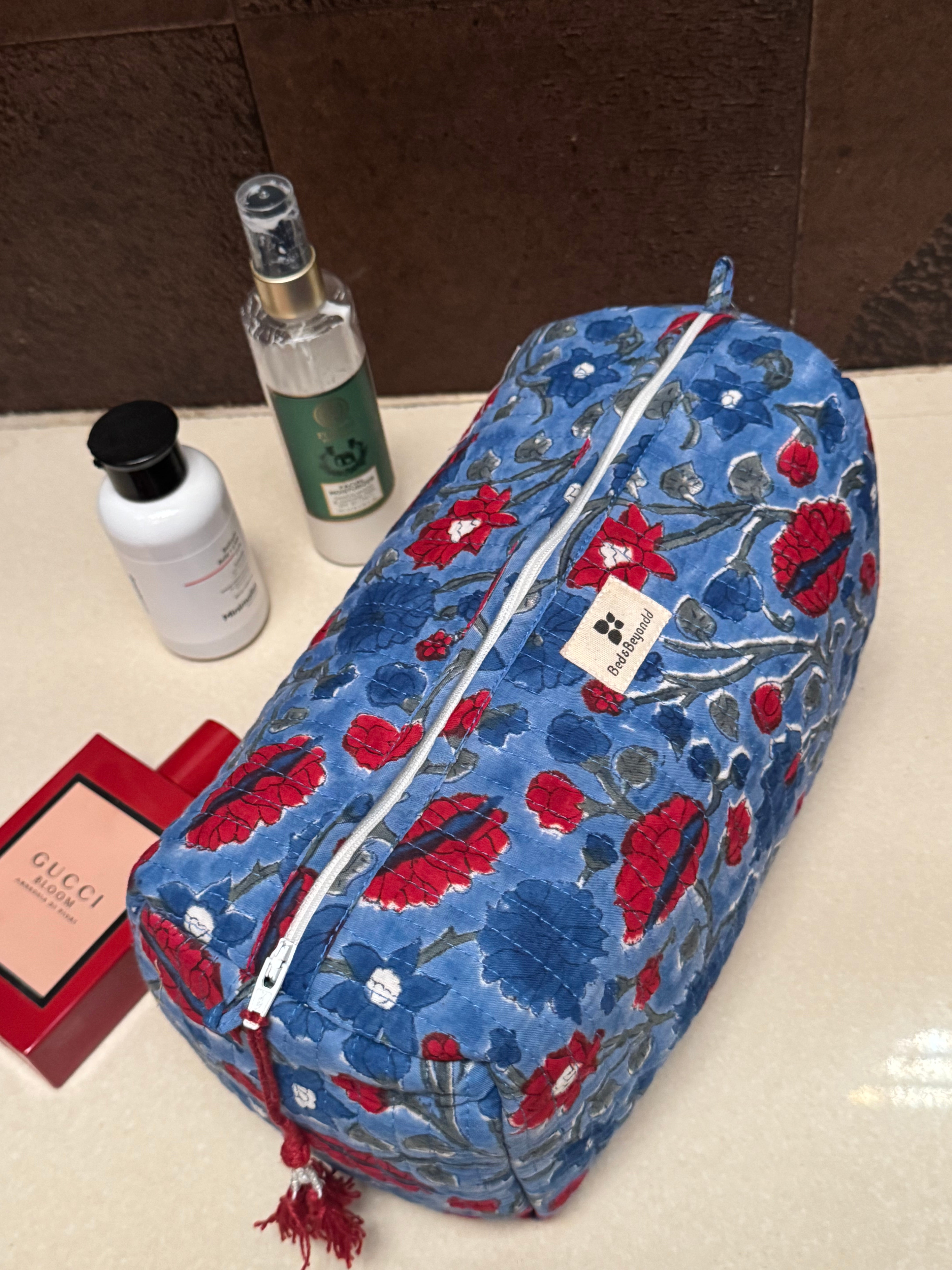MULTI PURPOSE TOILETRY BAG
