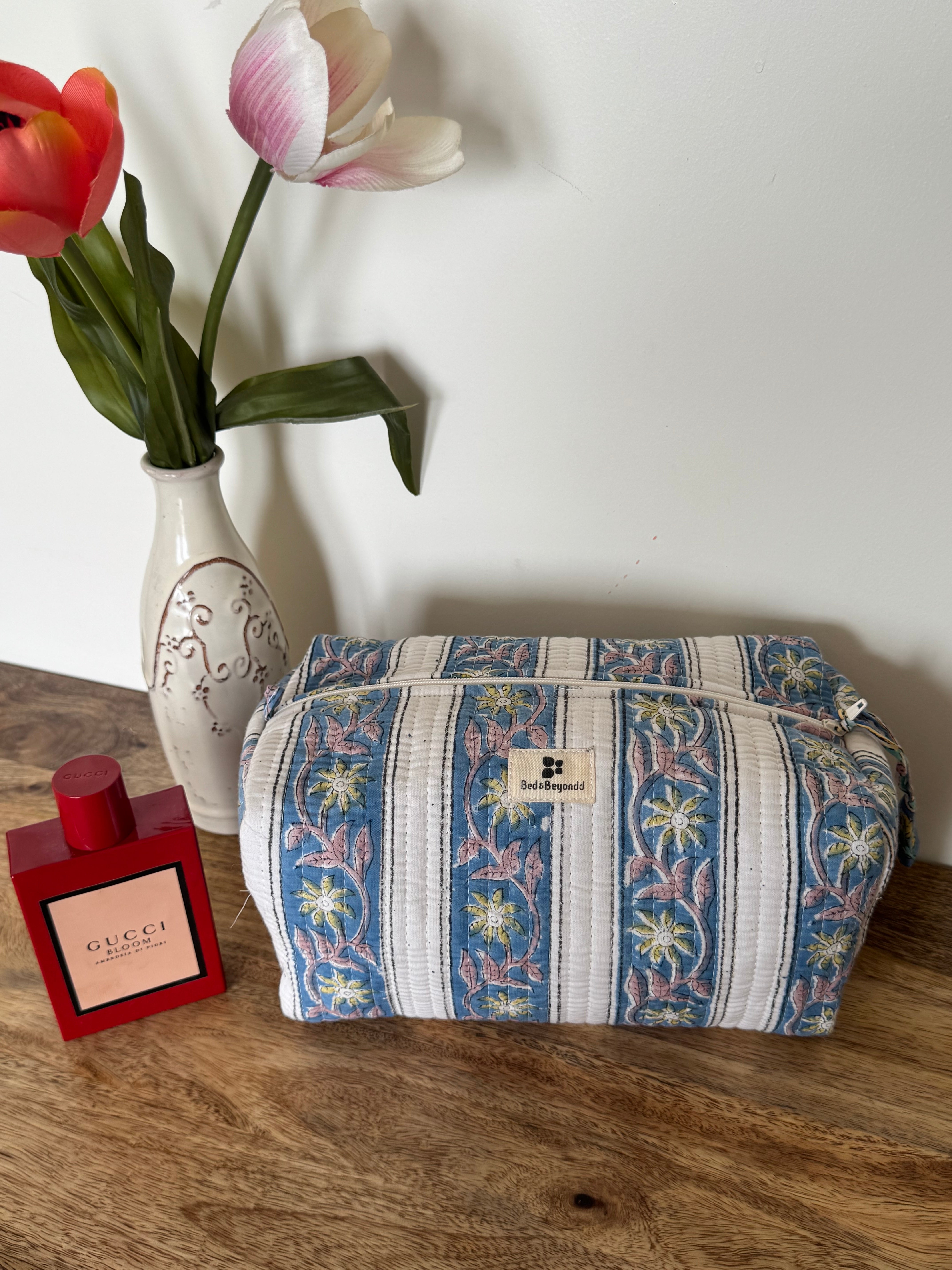 MULTI PURPOSE TOILETRY BAG