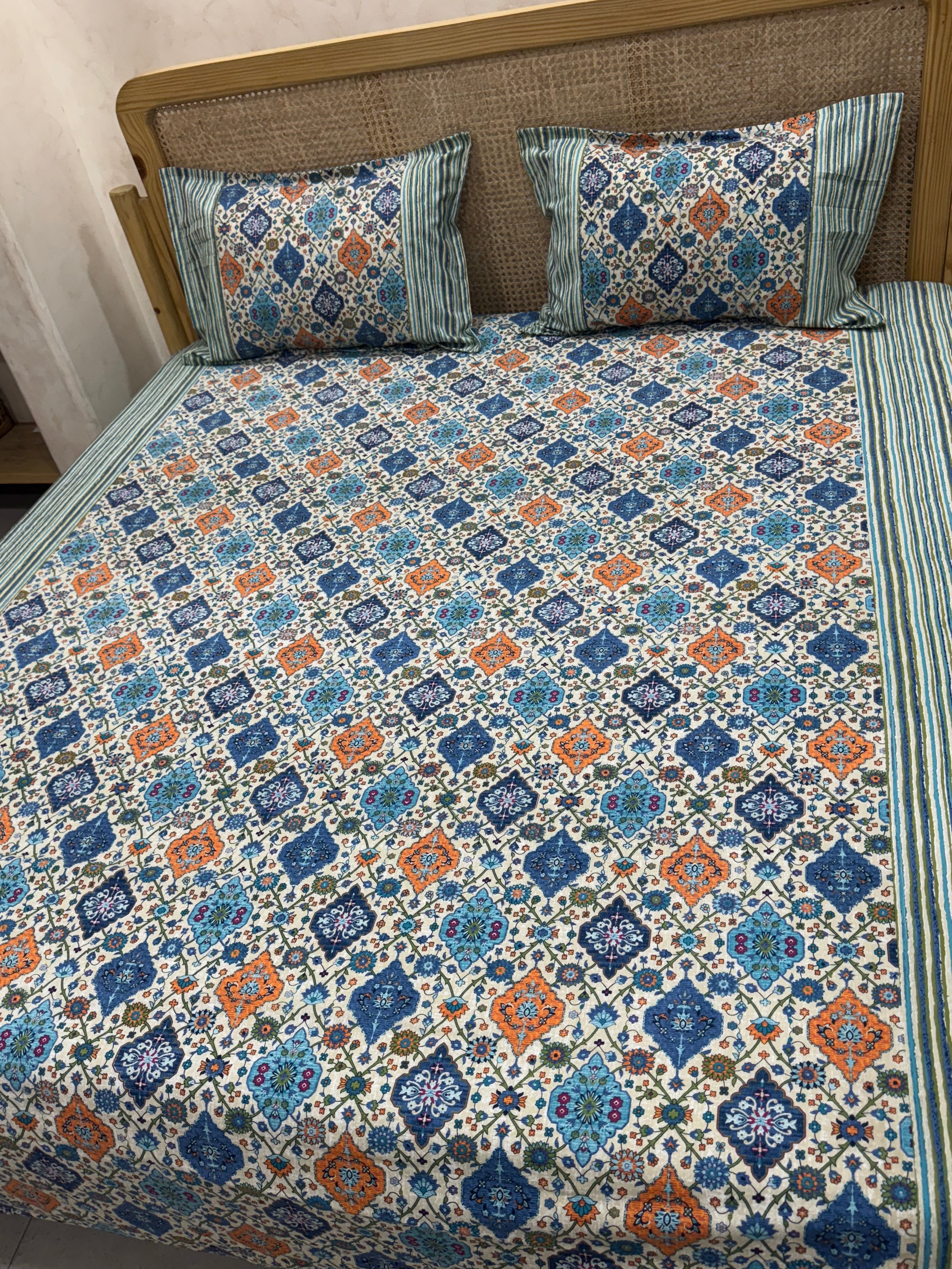 KANAK BEDSHEET WITH TWO PILLOW CASES
