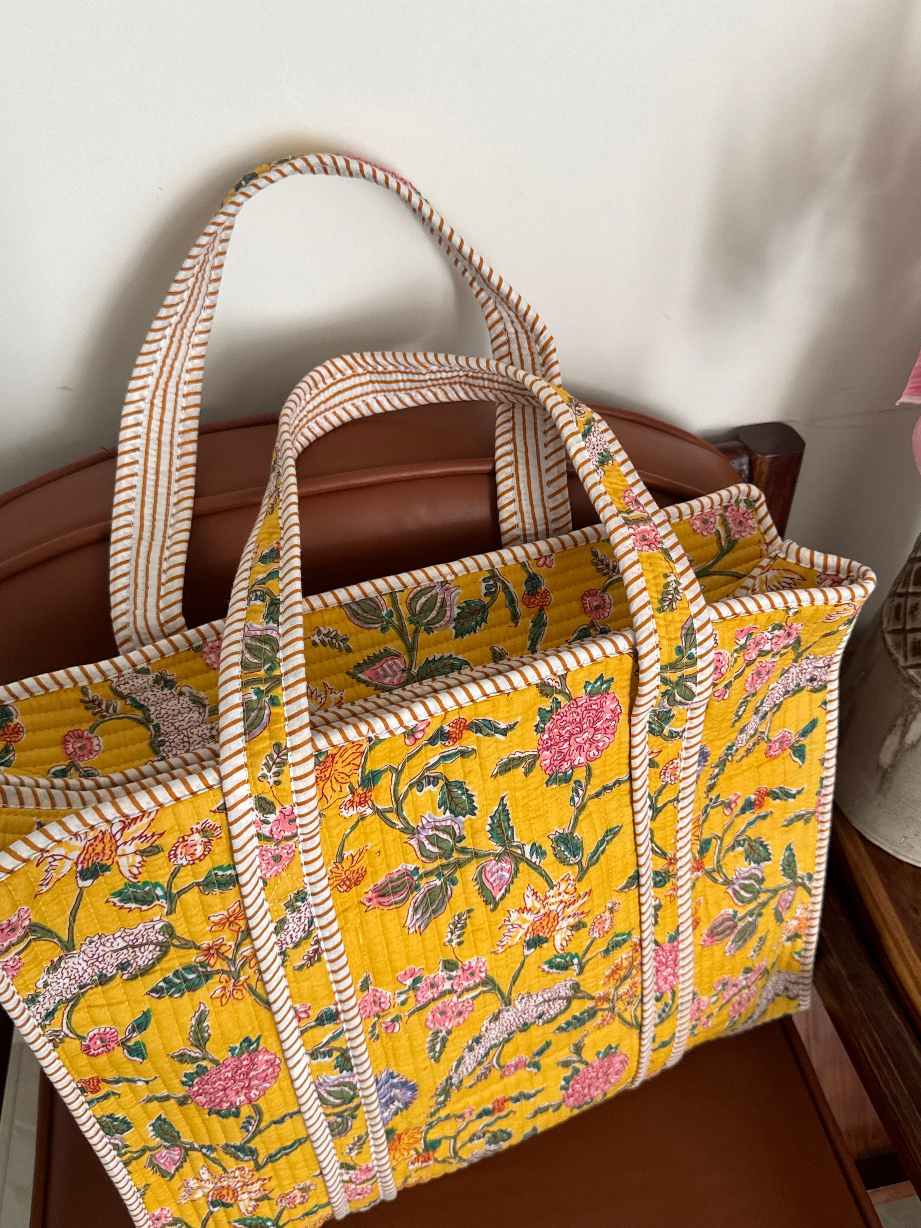 HAND BLOCK PRINTED TOTE BAG WITH ZIP