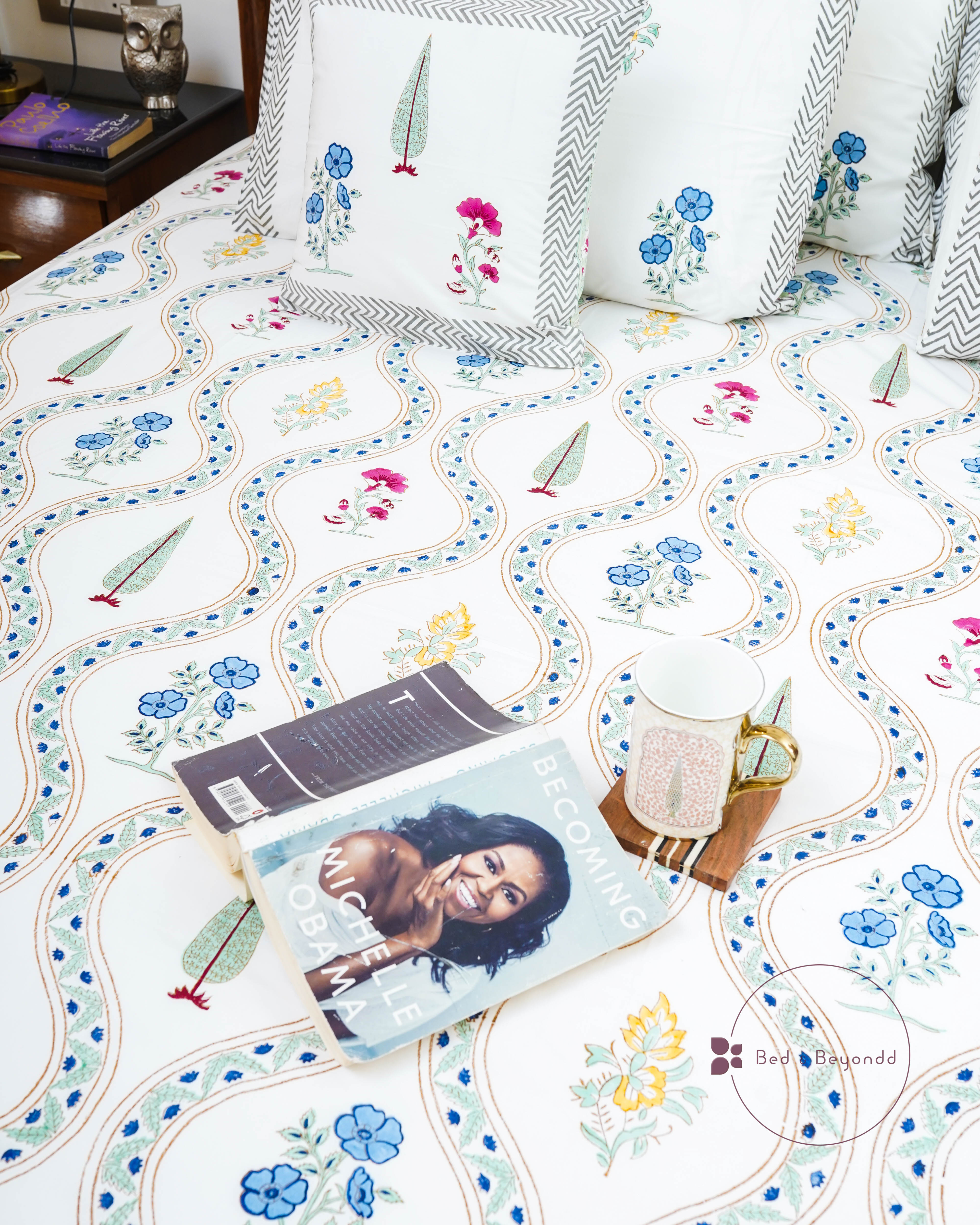 MALIKA HANDBLOCK PRINTED BEDSHEET WITH TWO REVERSIBLE PILLOW COVERS