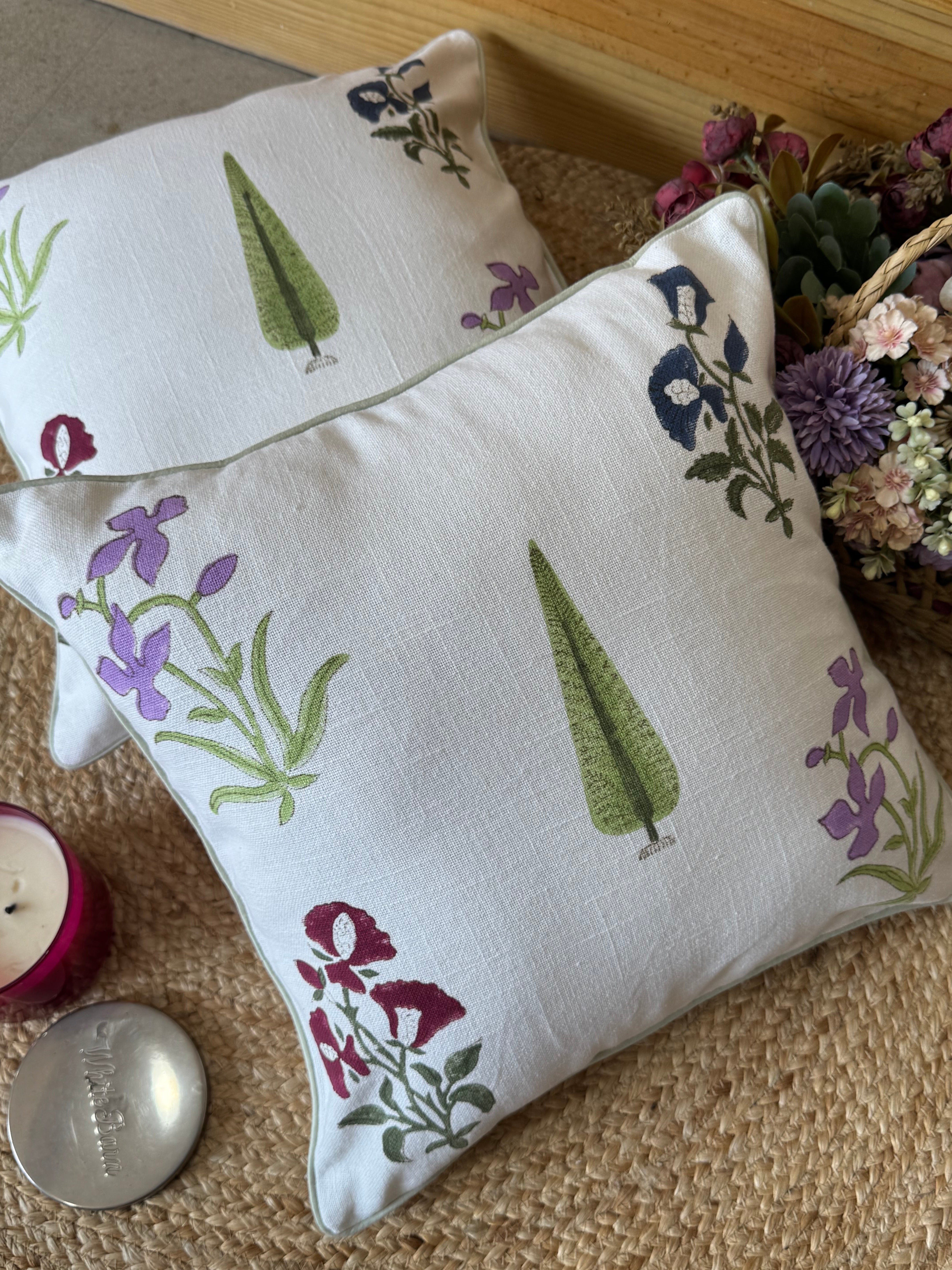 A PAIR OF HANDBLOCK PRINTED 16*16 INCHES CUSHION COVER