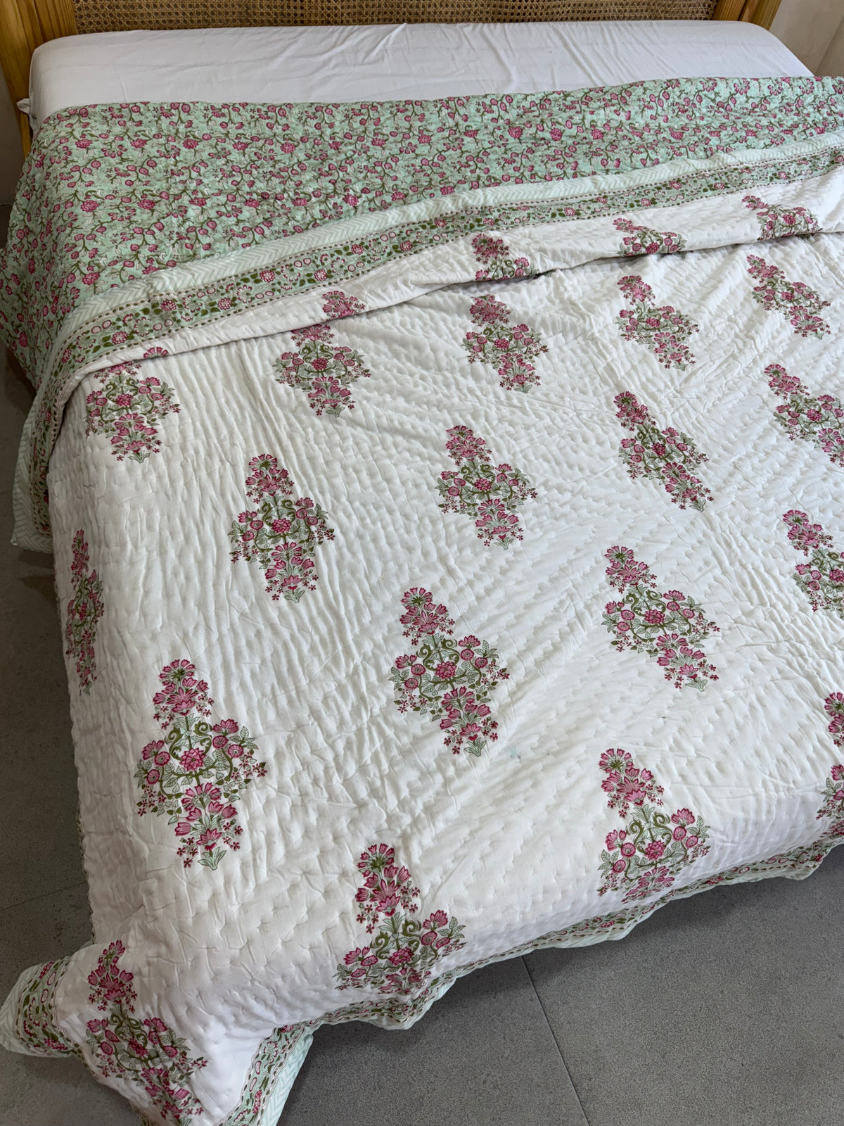 HAND BLOCK PRINTED REVERSIBLE QUILT (DOUBLE BED)