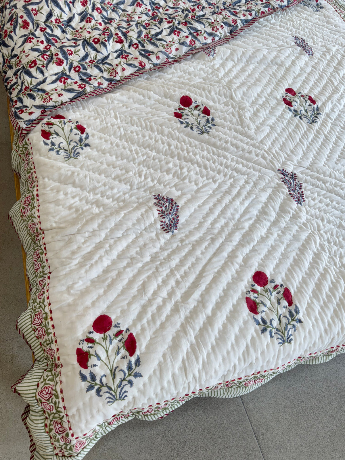 HAND BLOCK PRINTED SINGLE QUILT