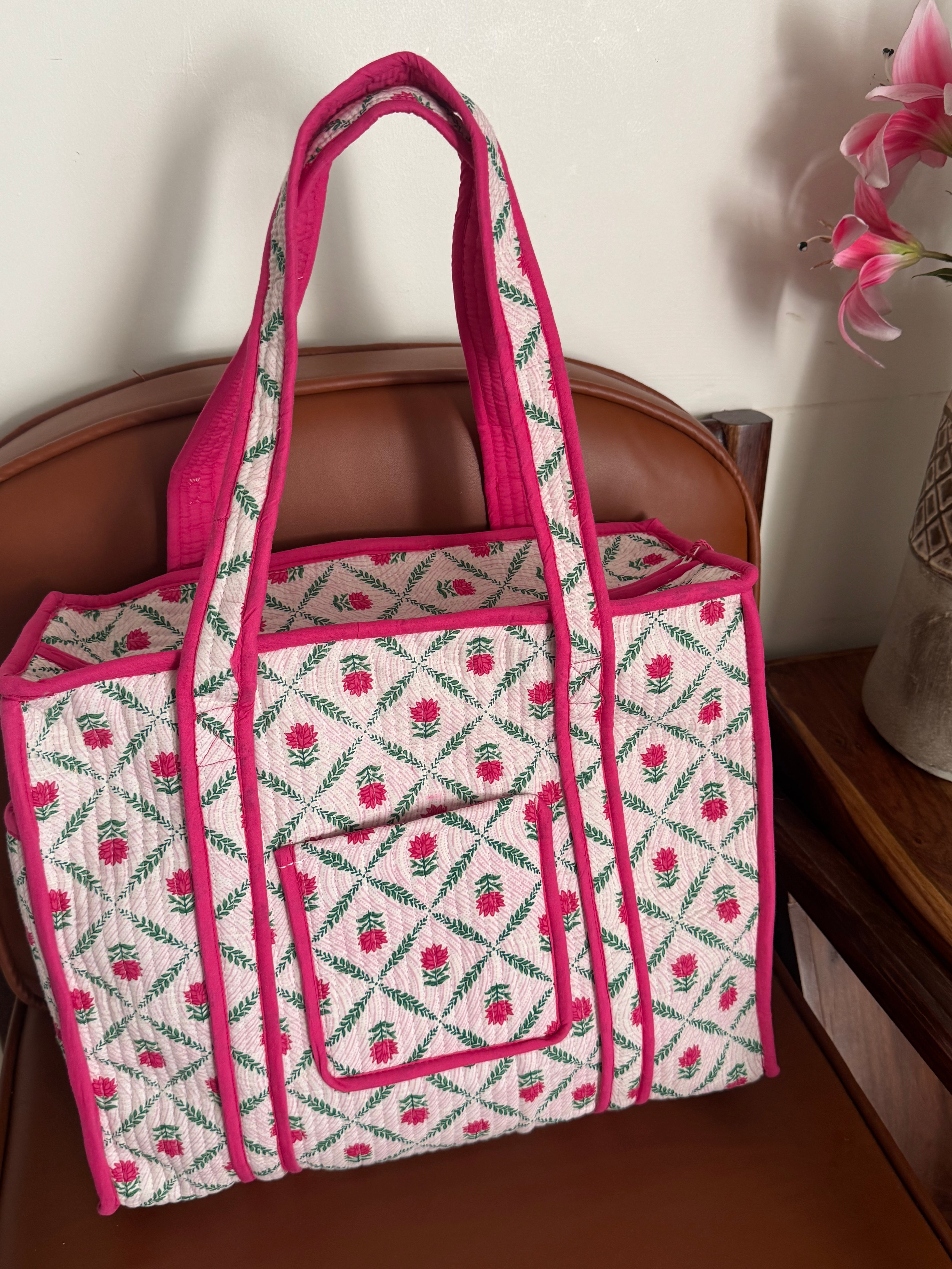 MEDIUM TOTE BAG WITH THREE POCKETS