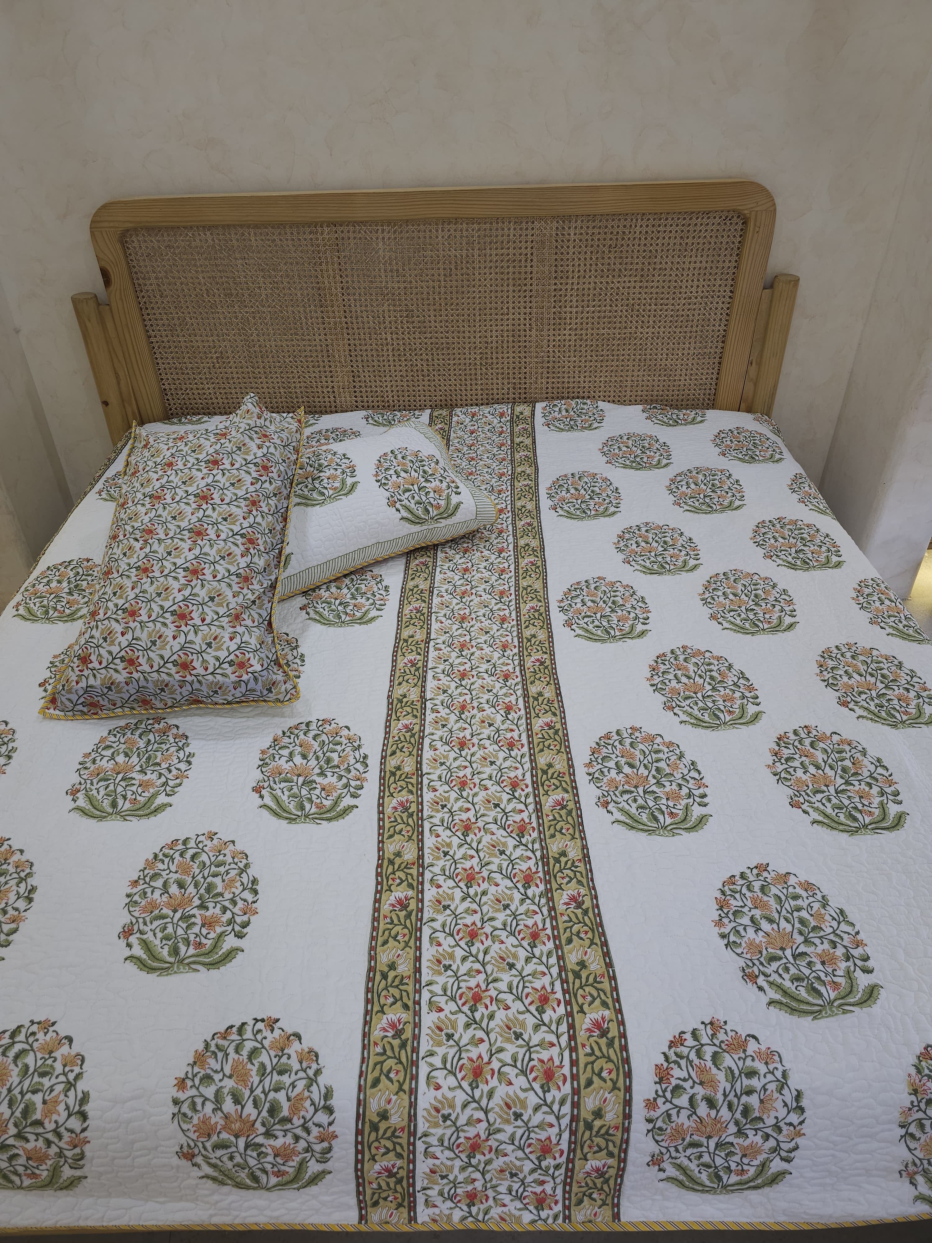 HIMANI HANDBLOCK PRINTED REVERSIBLE QUILTED BEDCOVER 108*108