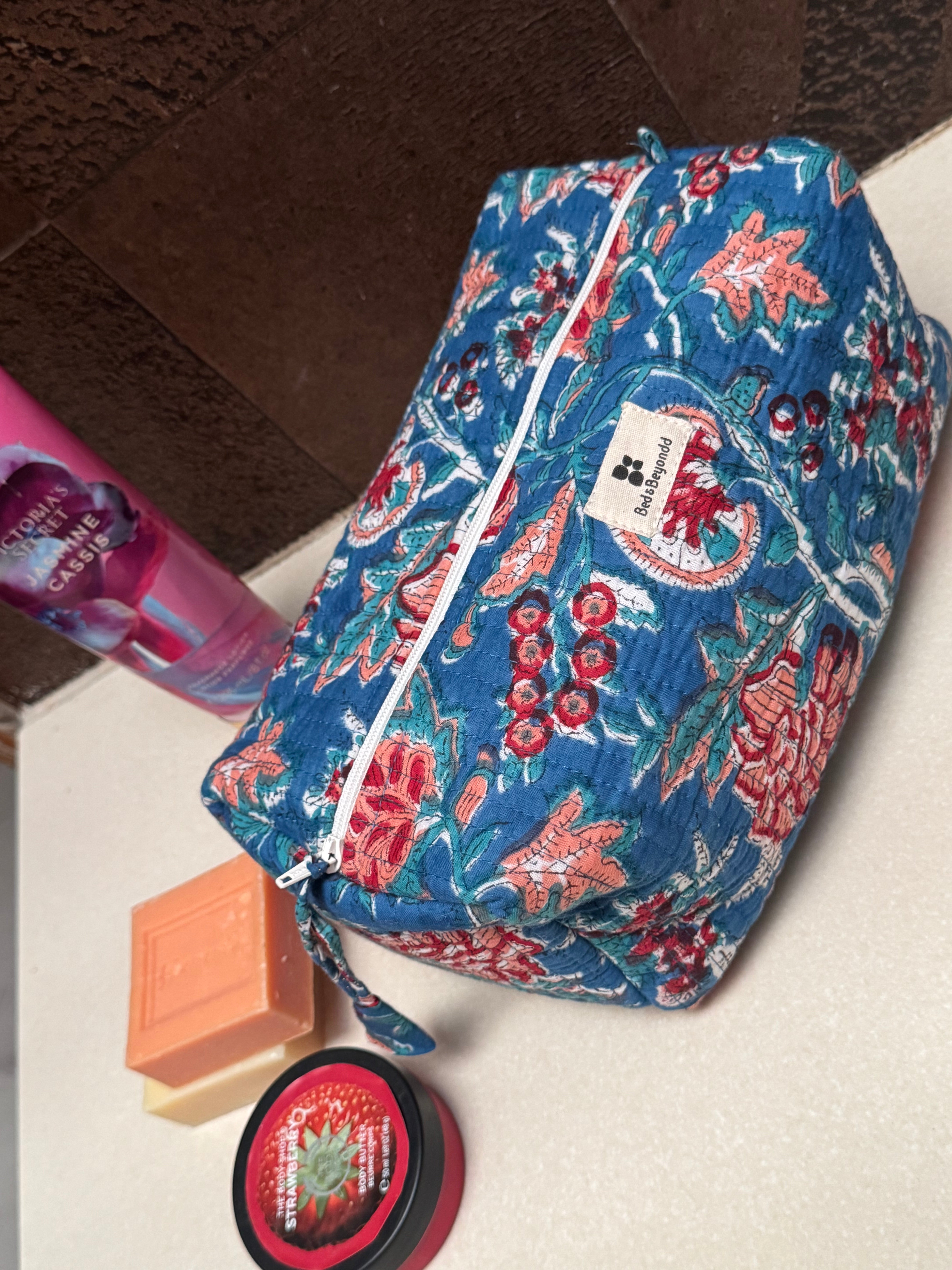 MULTI PURPOSE TOILETRY BAG
