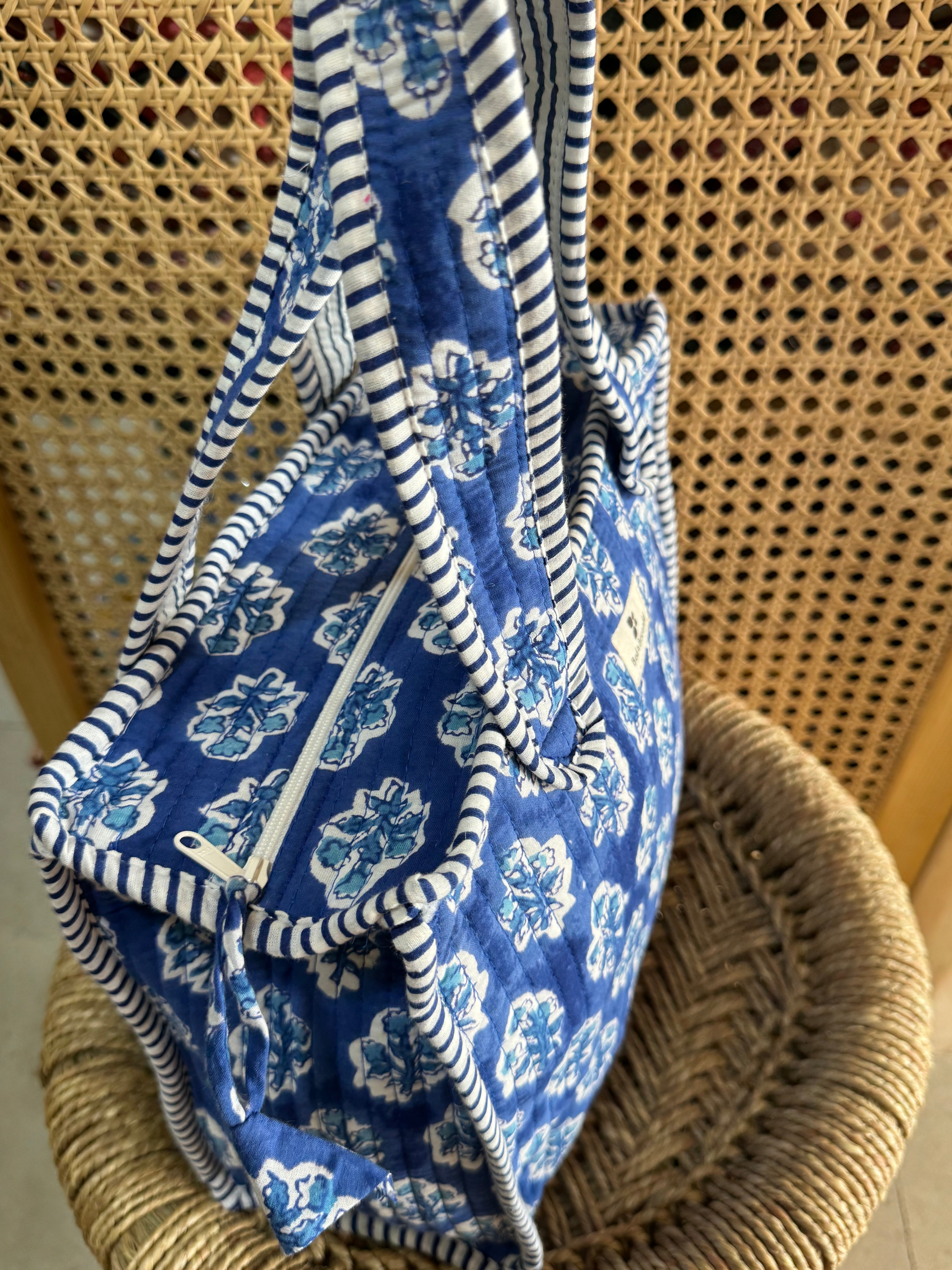 MINI TOTE BAG WITH ZIP