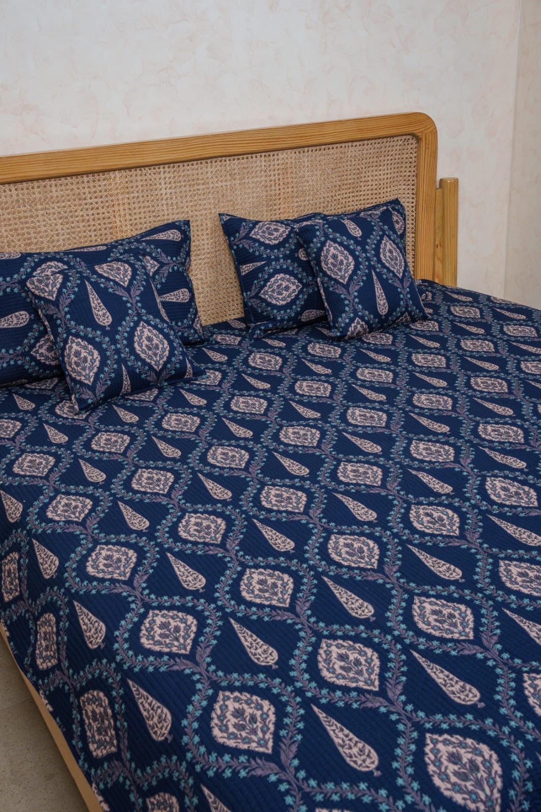 KANAK JAAL QUILTED BEDCOVER SET(5PC) - BEDCOVER + 2 PILLOW CASES + 2 CUSHION COVERS