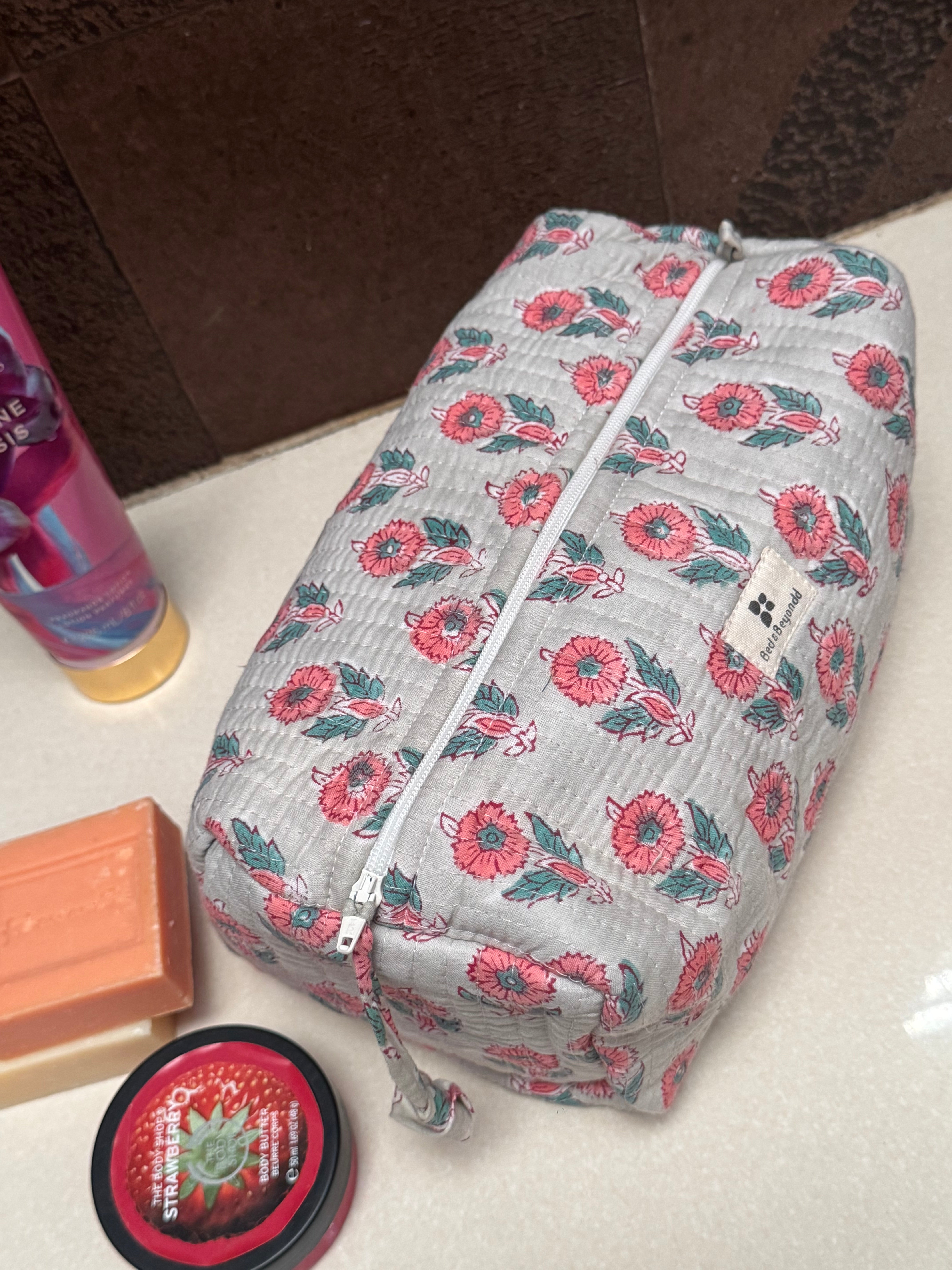MULTI PURPOSE TOILETRY BAG