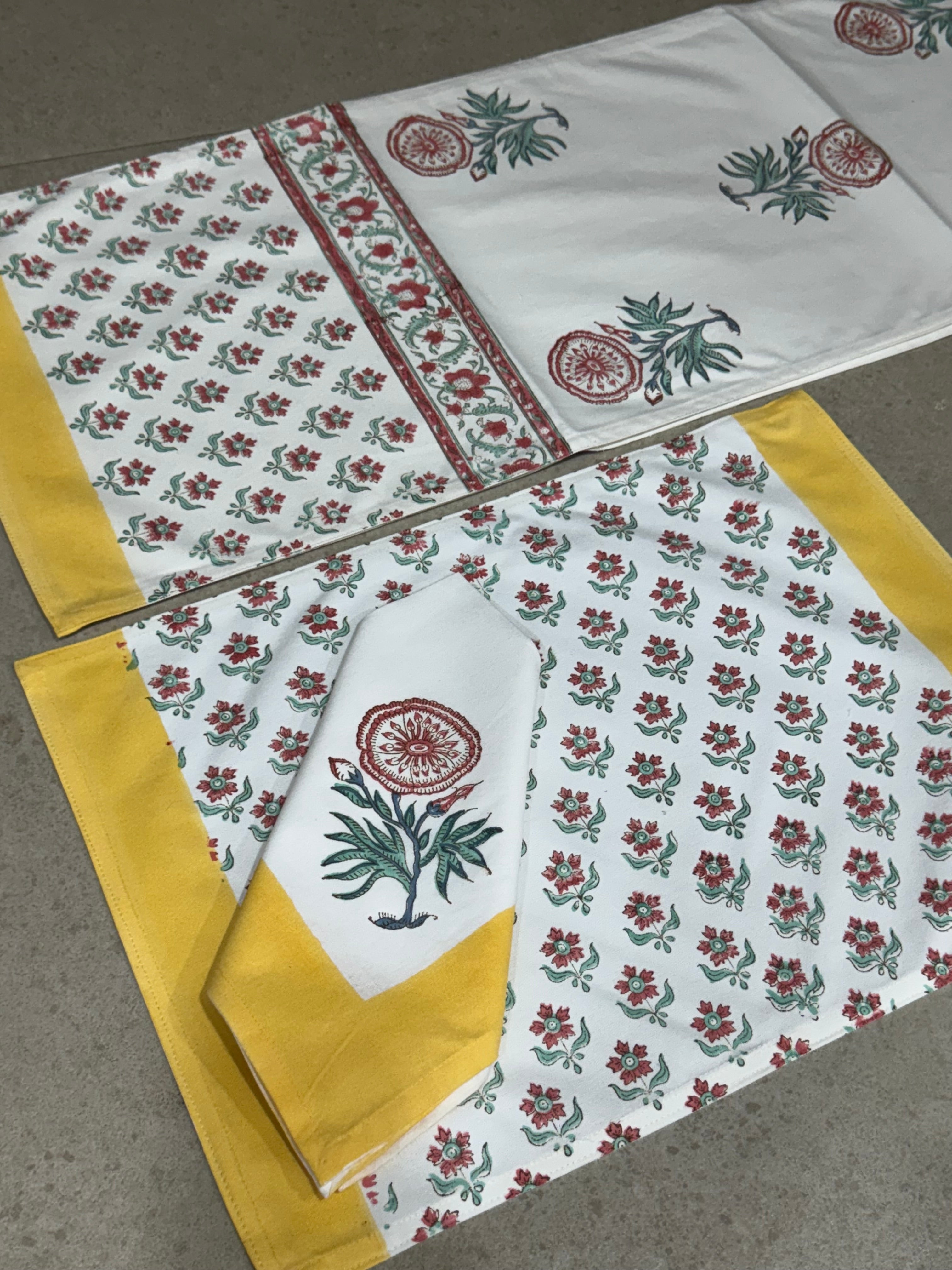 SIX SEATER TABLE RUNNER , SIX MATS AND SIX NAPKIN SET