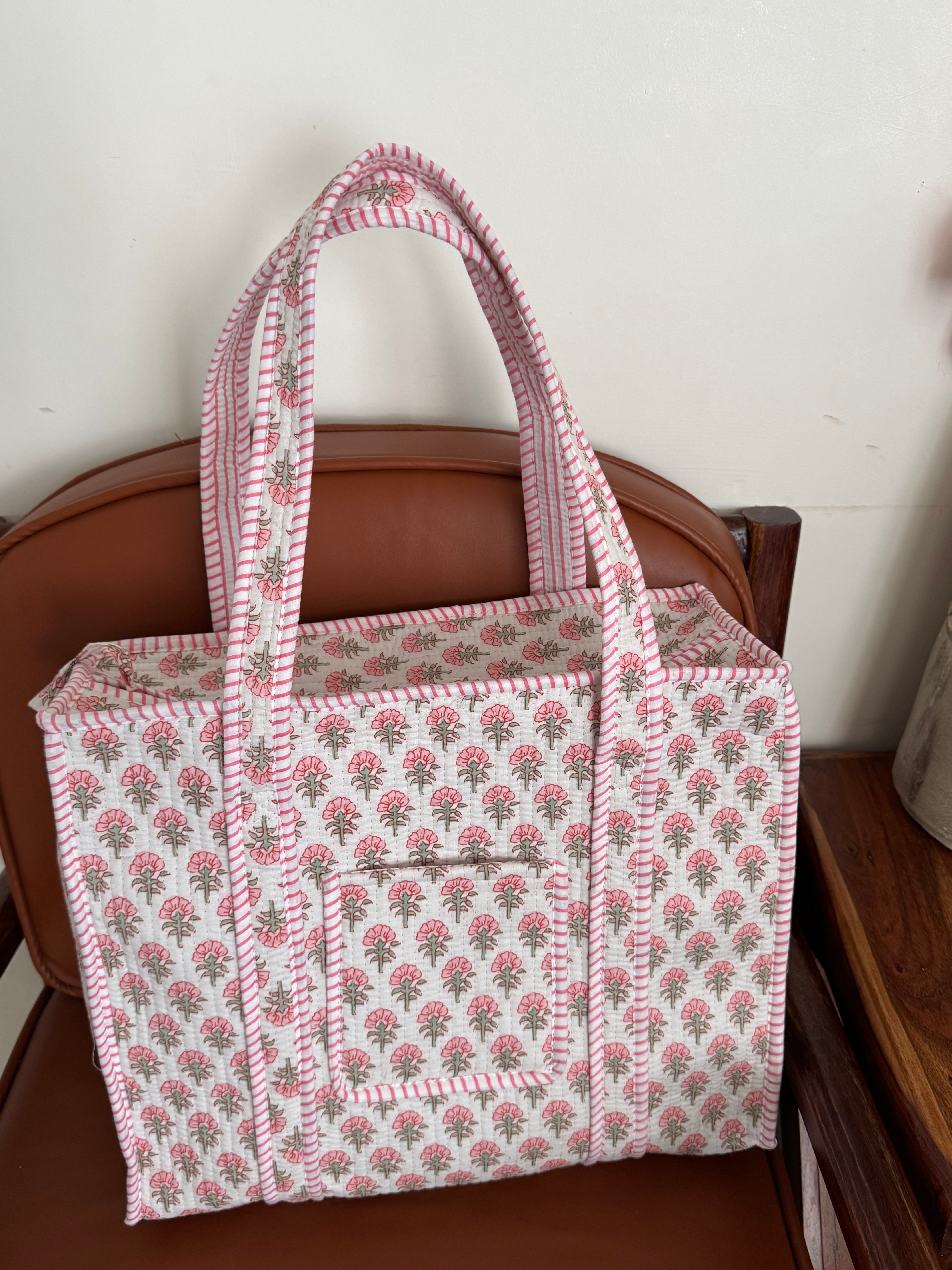 MEDIUM TOTE BAG WITH THREE POCKETS