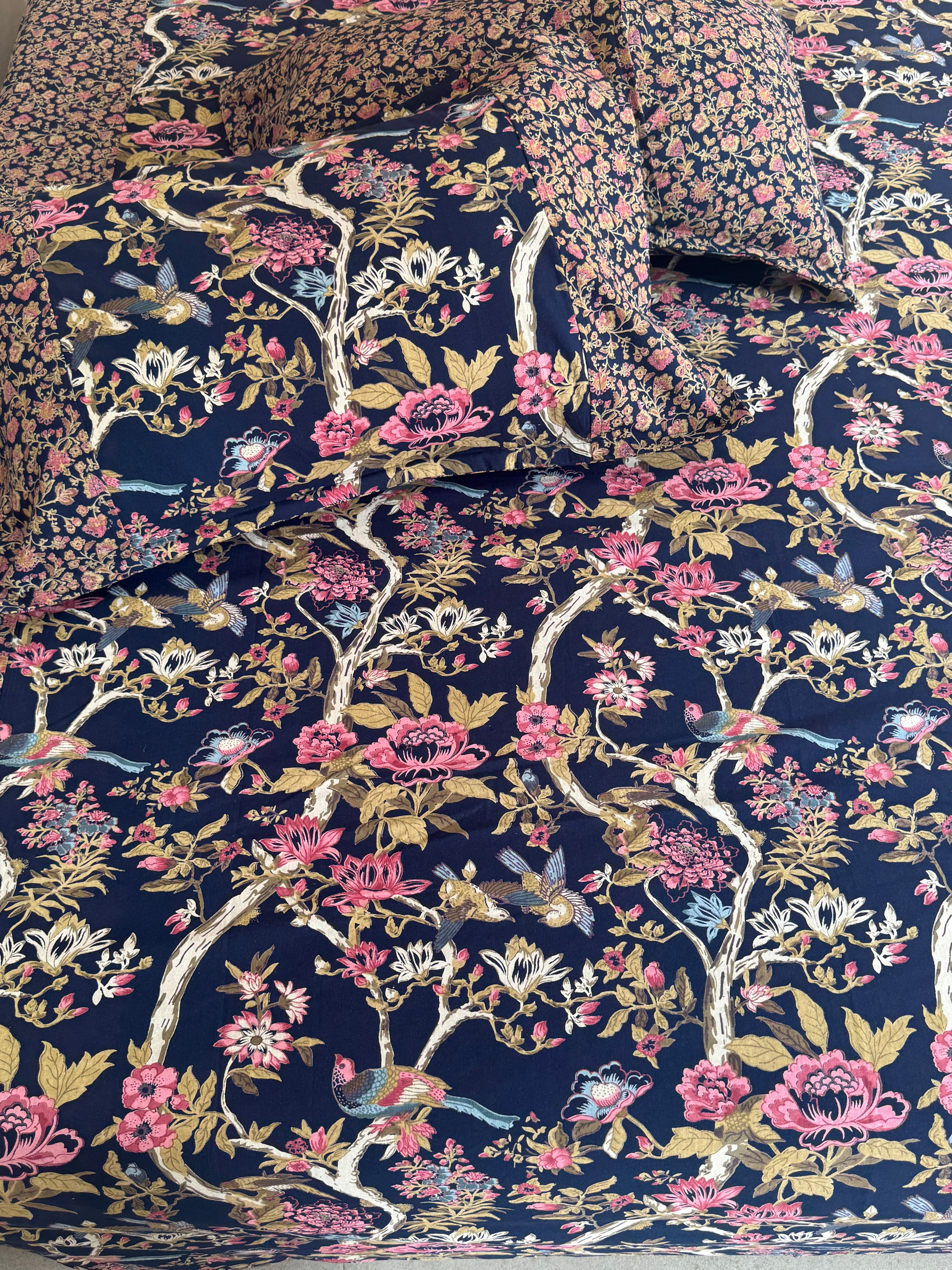 KANAK BEDSHEET WITH TWO PILLOW CASES