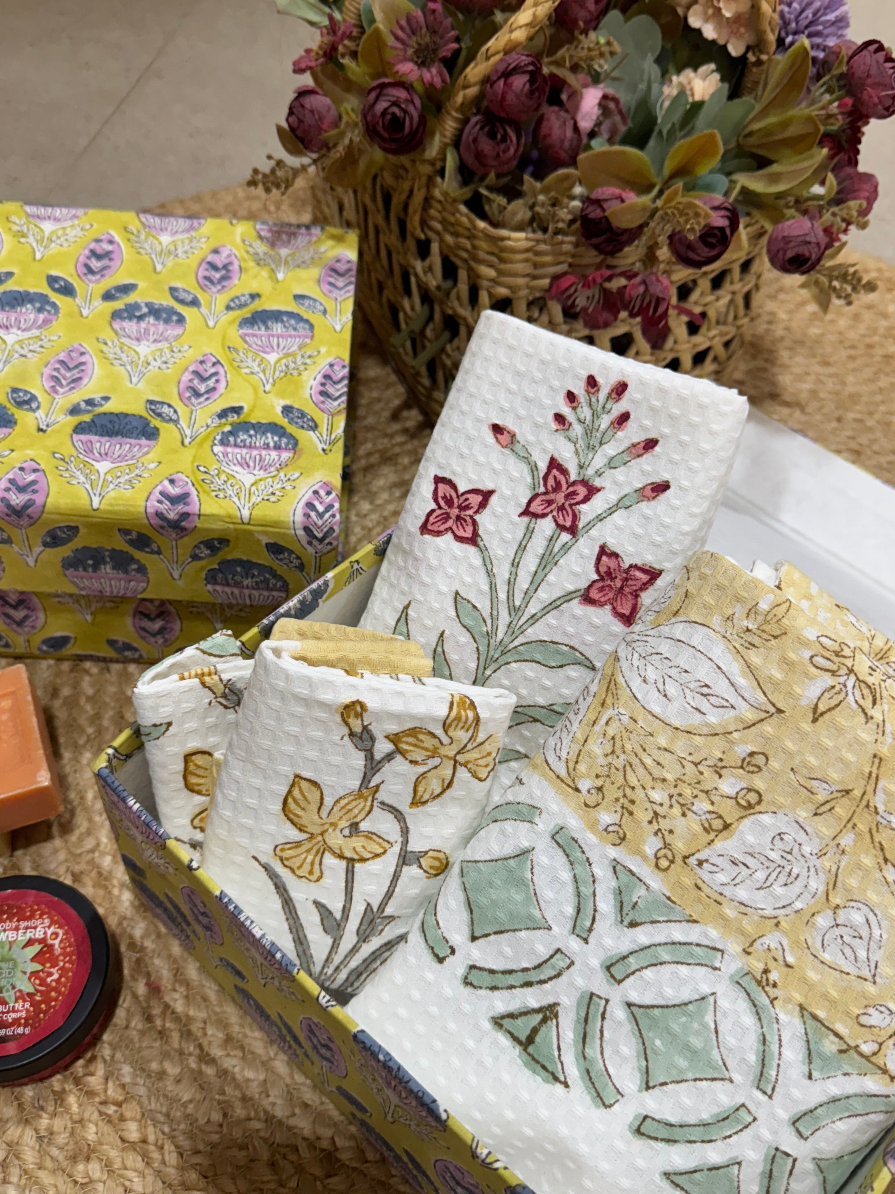 HANDBLOCK PRINTED GIFT BOX - BATH LINEN