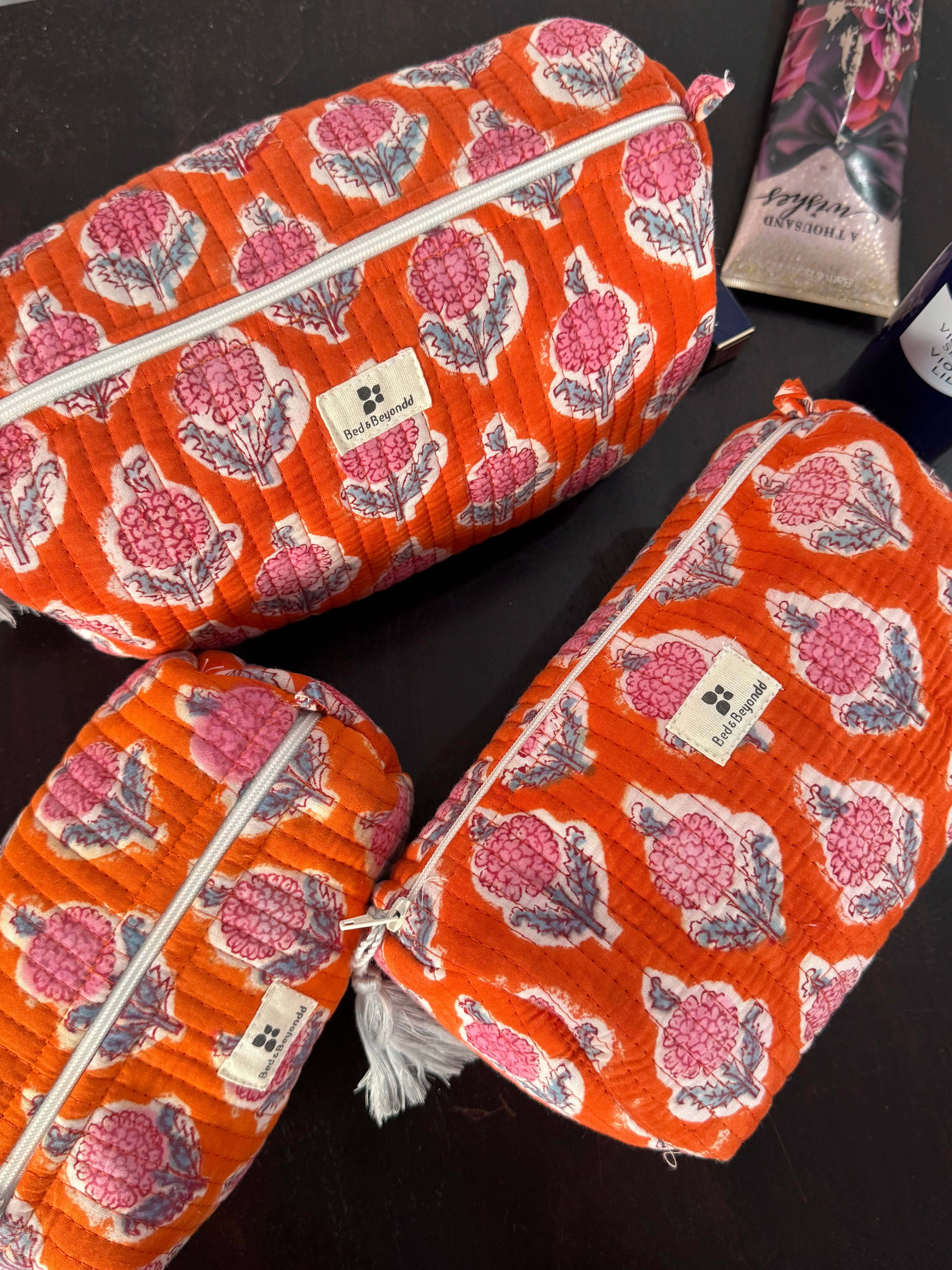 SET OF THREE MULTI PURPOSE TOILETRY BAGS