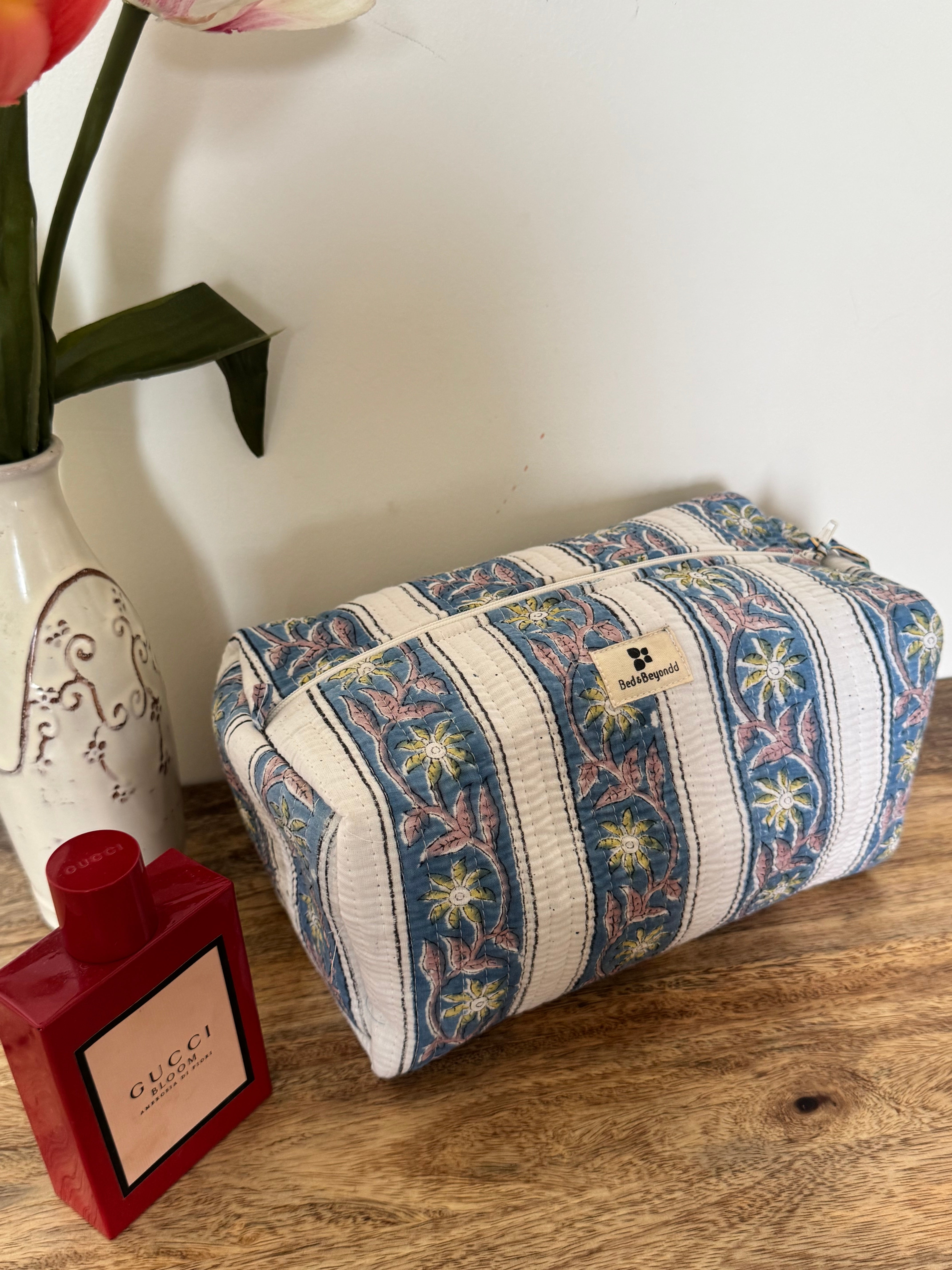 MULTI PURPOSE TOILETRY BAG
