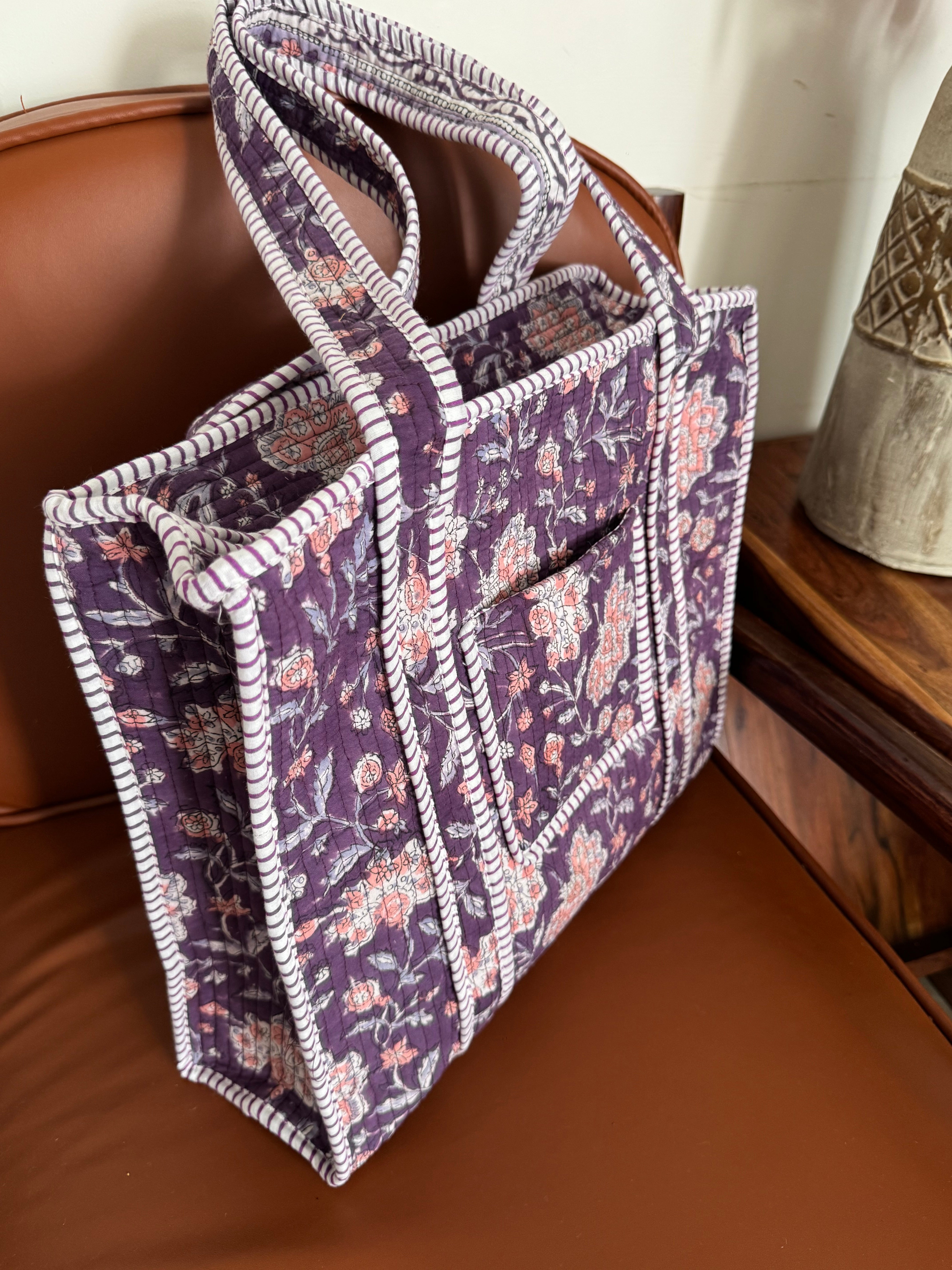 MEDIUM TOTE BAG WITH THREE POCKETS