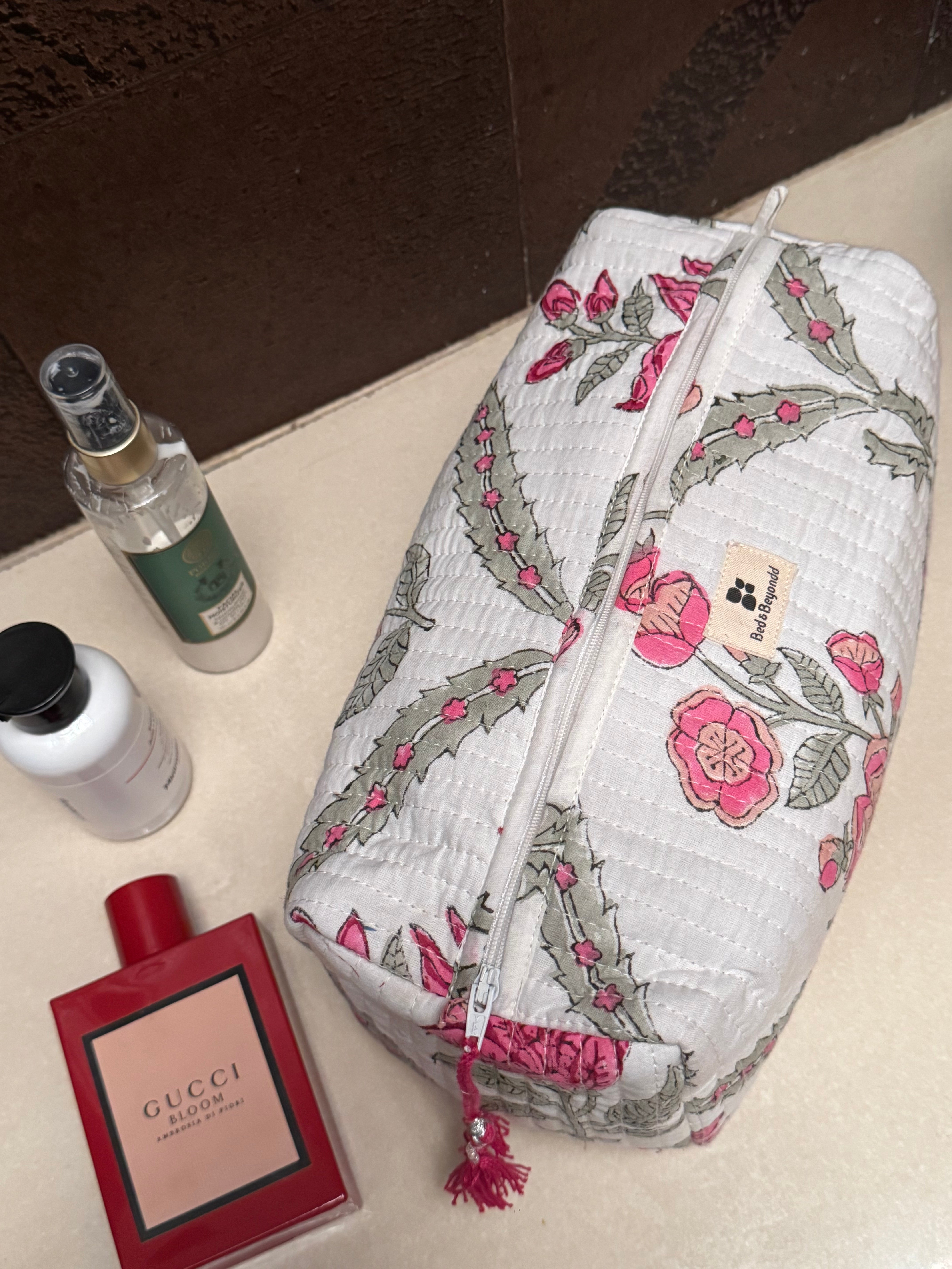MULTI PURPOSE TOILETRY BAG