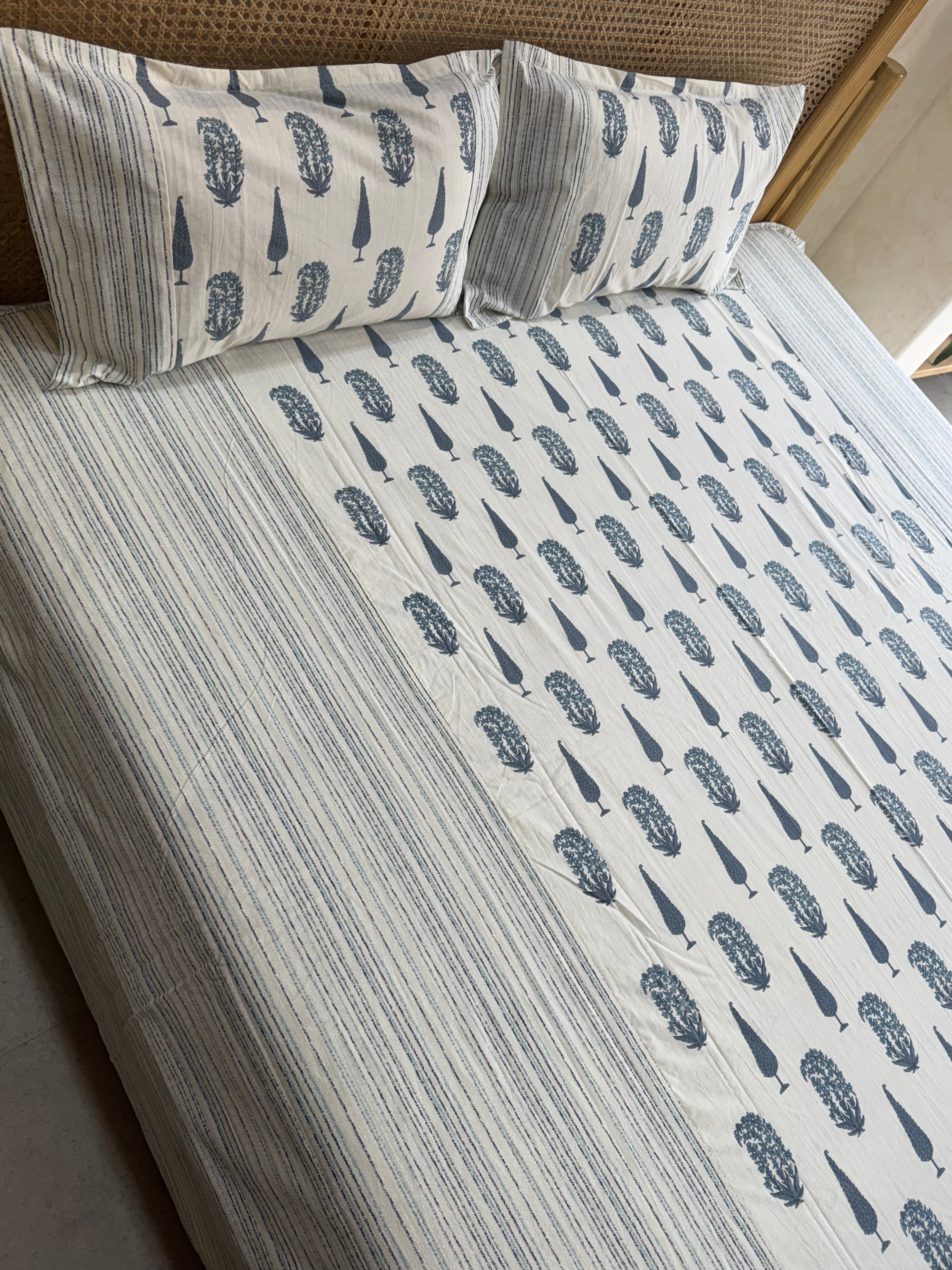 KANAK BEDSHEET WITH TWO PILLOW CASES