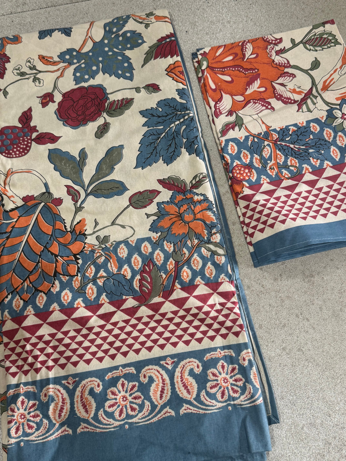 SHALIMAR BEDSHEET WITH TWO REVERSIBLE PILLOW COVERS